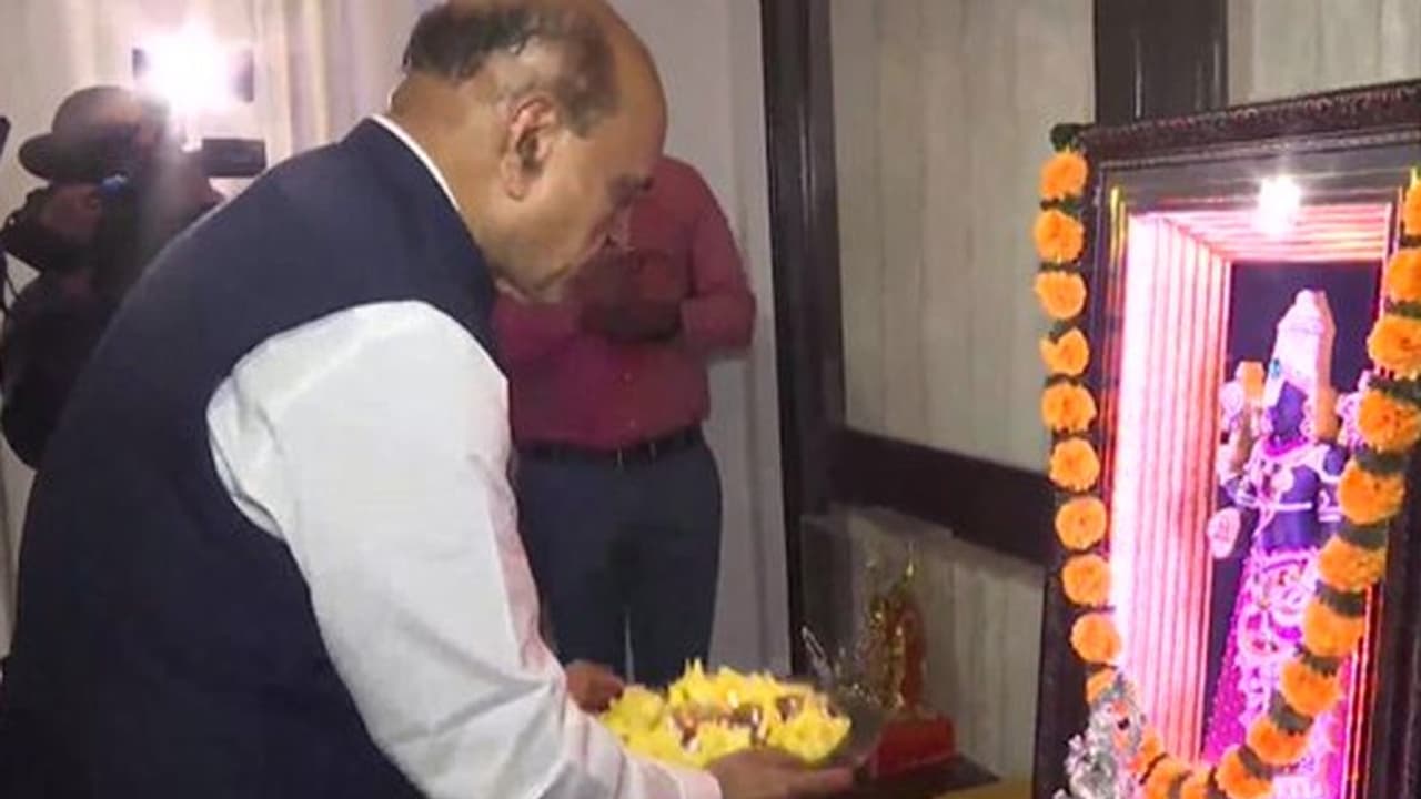 Budget 2022: वित्त राज्य मंत्री भागवत कराड ने की पूजा अर्चना, कहा पेश किया जाएगा समावेशी बजट