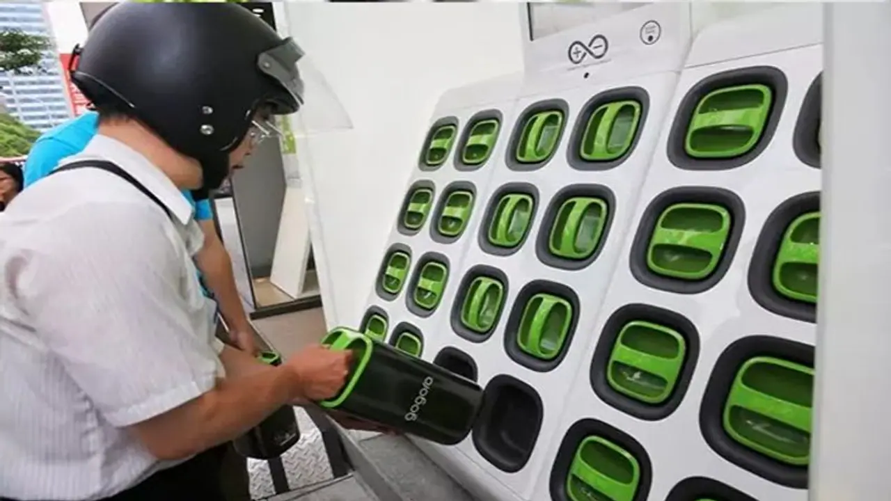 battery swapping ಭಾರತದಲ್ಲಿ ಬ್ಯಾಟರಿ ವಿನಿಮಯ ಕೇಂದ್ರ ಸ್ಥಾಪಿಸಲು ಹೋಂಡಾ, HPCL ಒಪ್ಪಂದ! battery swapping ಭಾರತದಲ್ಲಿ ಬ್ಯಾಟರಿ ವಿನಿಮಯ ಕೇಂದ್ರ ಸ್ಥಾಪಿಸಲು ಹೋಂಡಾ, HPCL ಒಪ್ಪಂದ!