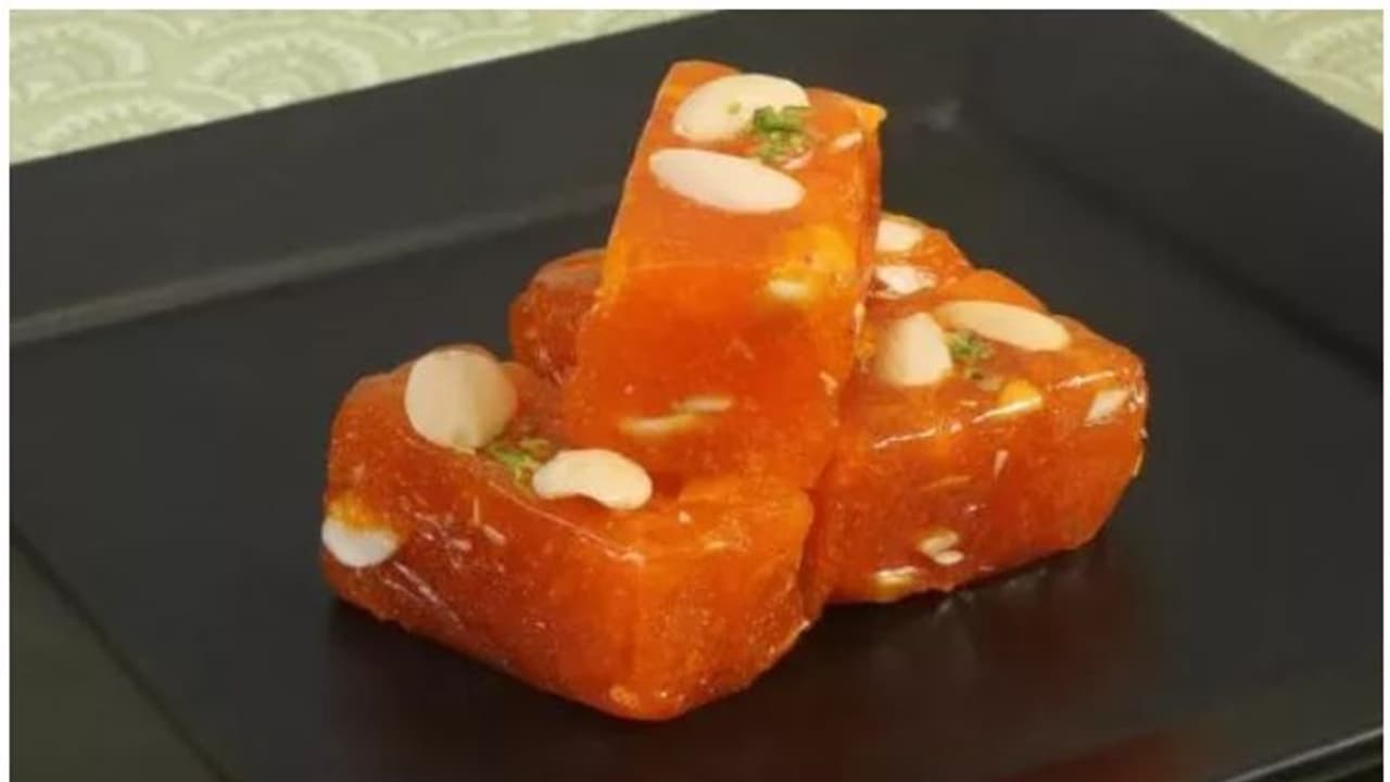 வீட்டிளுள்ள 3 பொருளில் 10 நிமிடத்தில் “திடீர் அல்வா” ரெடி!