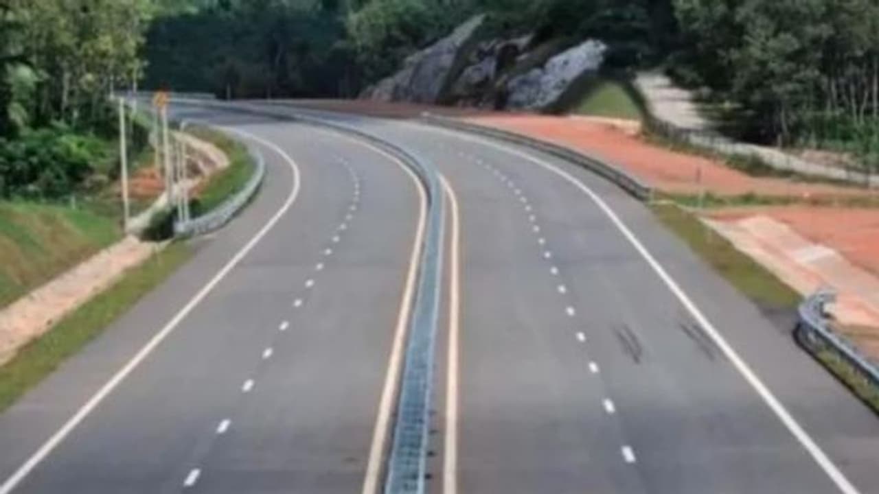 पर्यटन क्षेत्र की होगी बल्ले बल्ले, PPP मोड्स पर बनेंगे पर्वतमाला रोड, 25 हजार KM तक बढ़ेगा NH विस्तार पर्यटन क्षेत्र की होगी बल्ले बल्ले, PPP मोड्स पर बनेंगे पर्वतमाला रोड, 25 हजार KM तक बढ़ेगा NH विस्तार