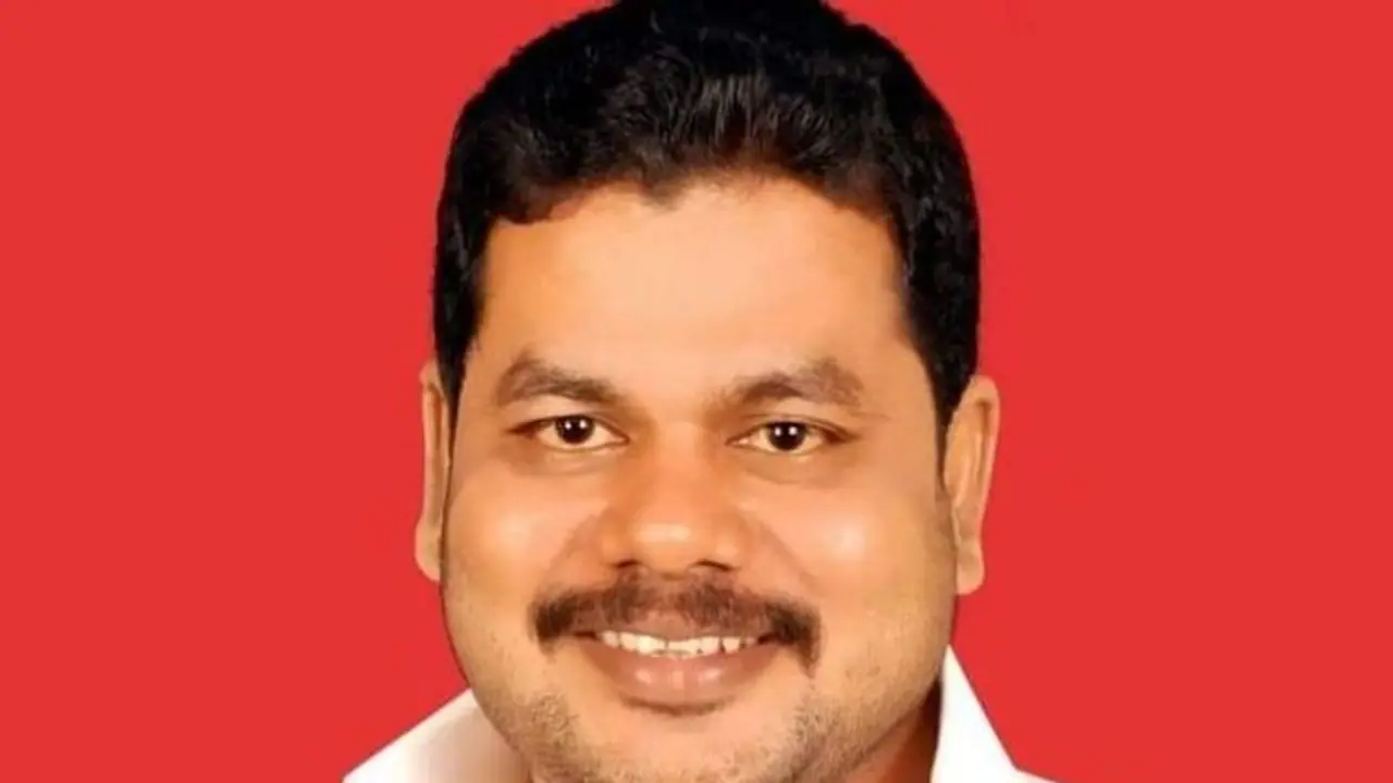 திமுக வட்டச்செயலாளர் கொலை வழக்கு.. கூலிப்படையை ஏவி 30 லட்சம் பேரம் பேசியது இவரா? வெளியான அதிர்ச்சி தகவல்.! திமுக வட்டச்செயலாளர் கொலை வழக்கு.. கூலிப்படையை ஏவி 30 லட்சம் பேரம் பேசியது இவரா? வெளியான அதிர்ச்சி தகவல்.!