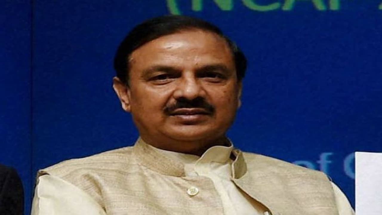 यूपी चुनाव: पूर्व केंद्रीय मंत्री को BJP प्रत्याशी के लिए प्रचार करना पड़ा भारी, गांव वालों ने किया जमकर विरोध यूपी चुनाव: पूर्व केंद्रीय मंत्री को BJP प्रत्याशी के लिए प्रचार करना पड़ा भारी, गांव वालों ने किया जमकर विरोध