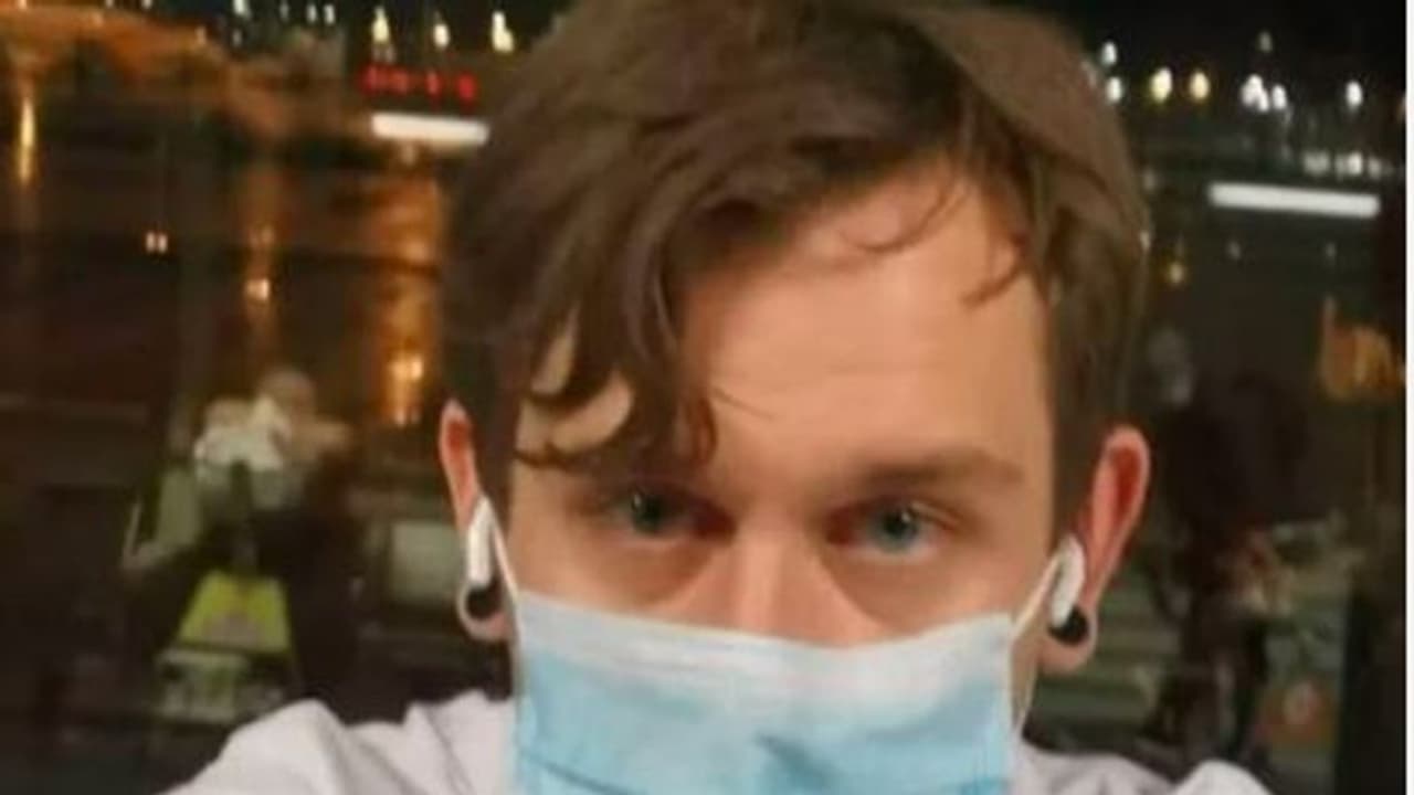 '16 सेकंड' मास्क उतरना शख्स को पड़ गया भारी, लगा 2 लाख रुपये का जुर्माना '16 सेकंड' मास्क उतरना शख्स को पड़ गया भारी, लगा 2 लाख रुपये का जुर्माना