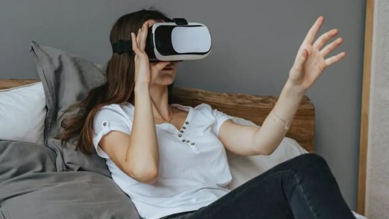 Apple's mixed reality headset to have 14 cameras, multiple chips; likely to launch in 2023