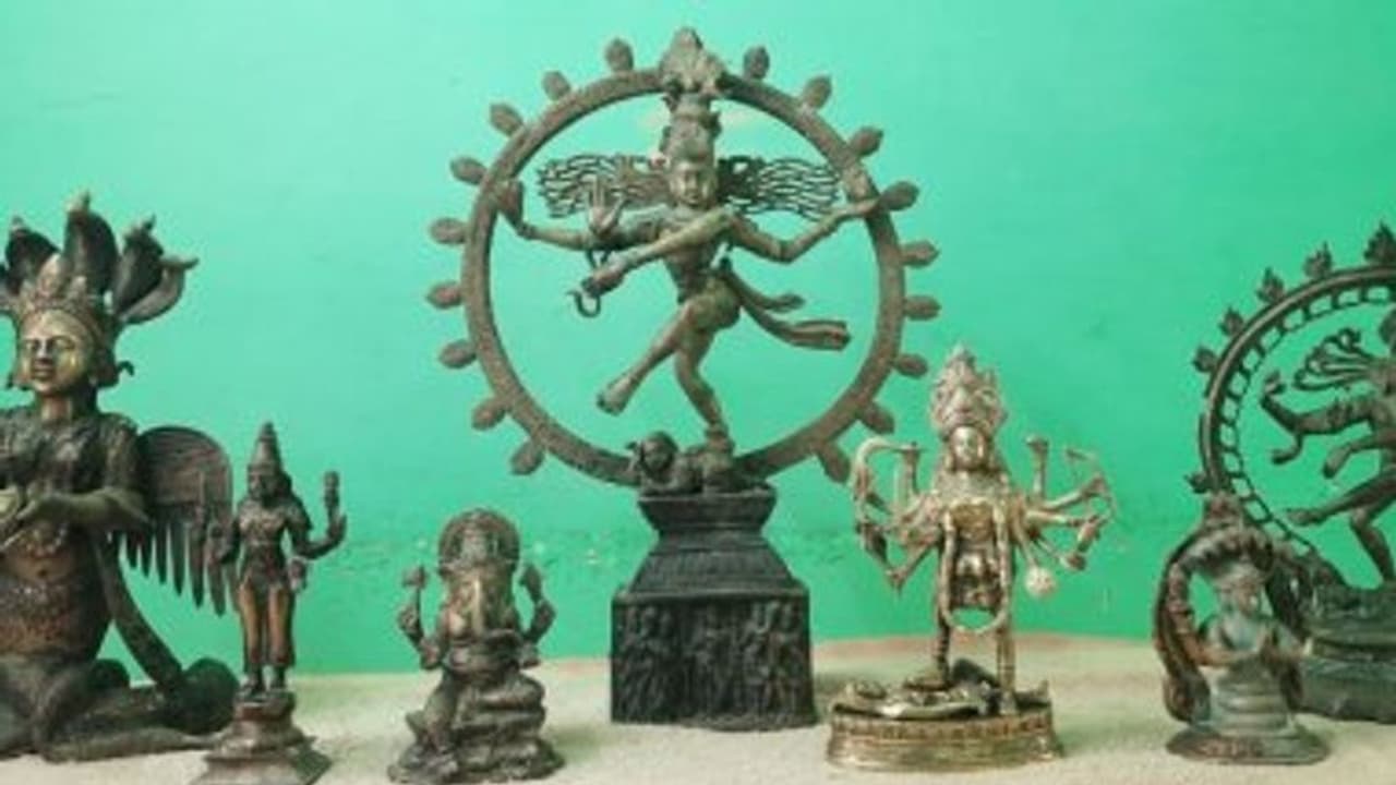 7 சிலைகளை ரூ. 5 கோடிக்கு விற்க முயற்சி… 4 பேருடன் தொக்காய் சிக்கிய பாஜக முக்கிய பிரமுகர்