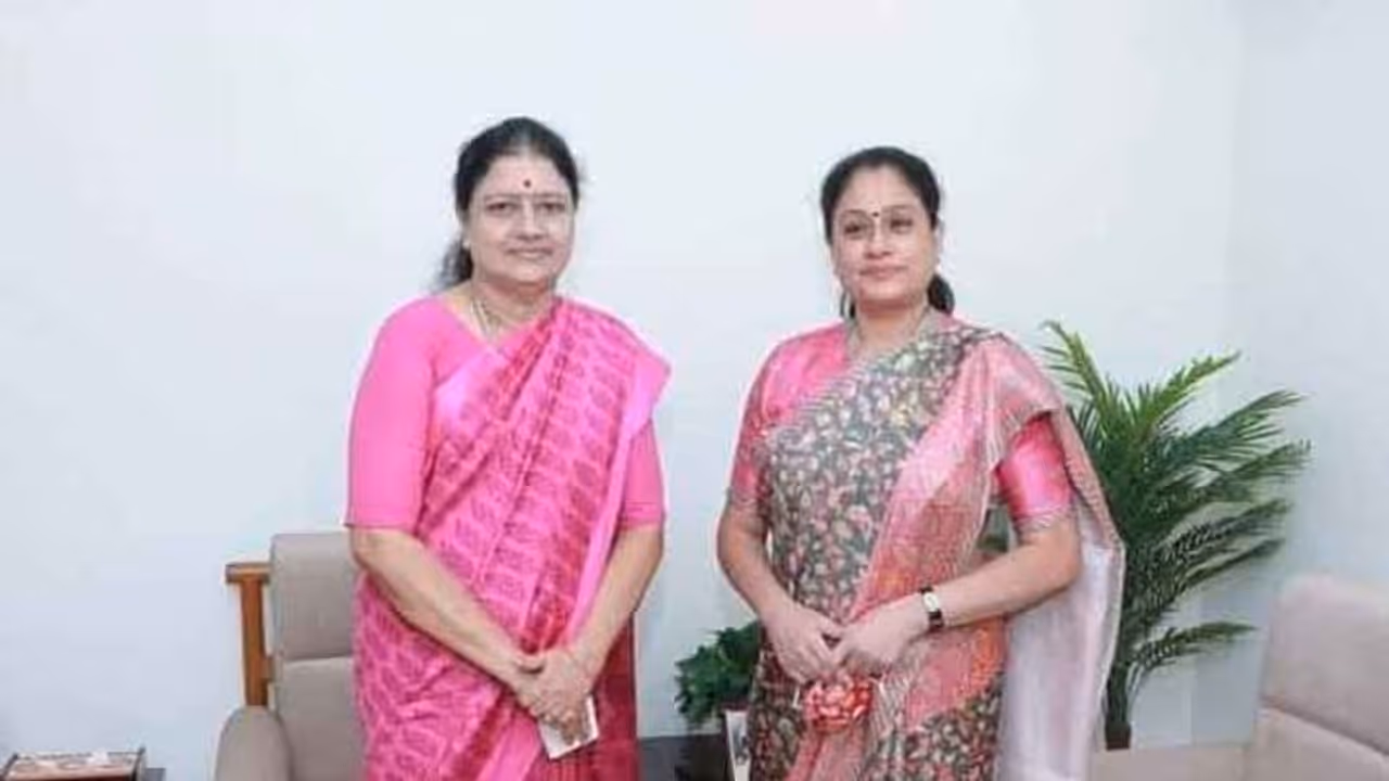 சசிகலா எனக்கு அம்மா போன்றவர்.. நான் அவர்களுக்கு மகள் போன்றவள்.. தெறிக்கவிடும் பாஜக விஜயசாந்தி..!