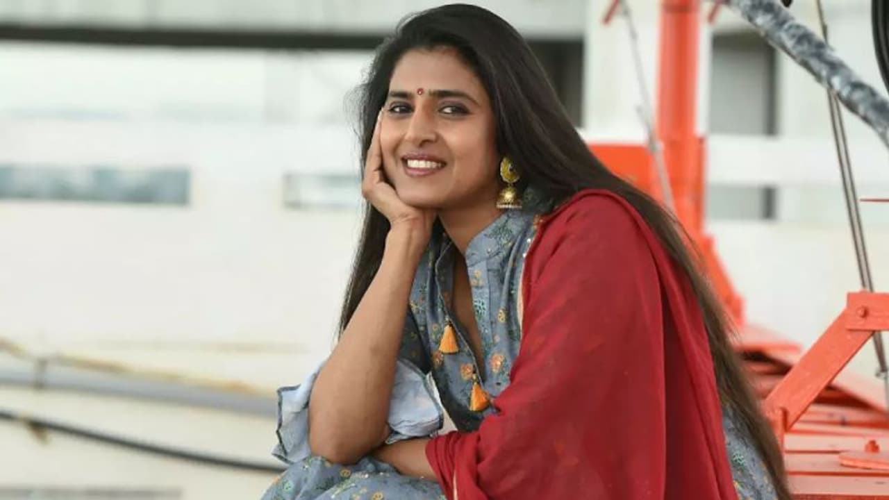 kasthuri Slams BB Ultimate : செத்தா தான் சுடுகாடு தெரியும்... பிக்பாஸ் நிகழ்ச்சியை பொளந்துகட்டிய கஸ்தூரி kasthuri Slams BB Ultimate : செத்தா தான் சுடுகாடு தெரியும்... பிக்பாஸ் நிகழ்ச்சியை பொளந்துகட்டிய கஸ்தூரி