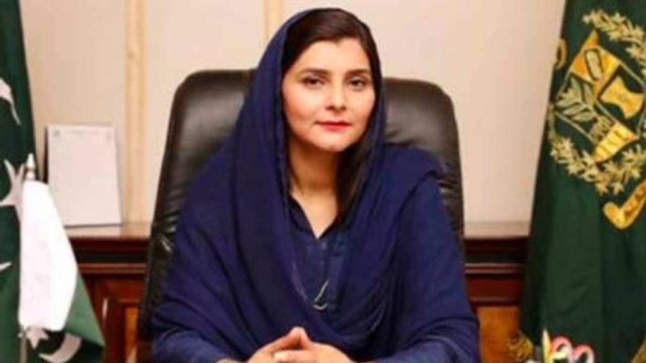 पाक सासंद जावेरिया जफर हुईं घरेलू हिंसा की शिकार, पति के खिलाफ दर्ज कराया FIR, कहा जान से मारने की कोशिश की पाक सासंद जावेरिया जफर हुईं घरेलू हिंसा की शिकार, पति के खिलाफ दर्ज कराया FIR, कहा जान से मारने की कोशिश की