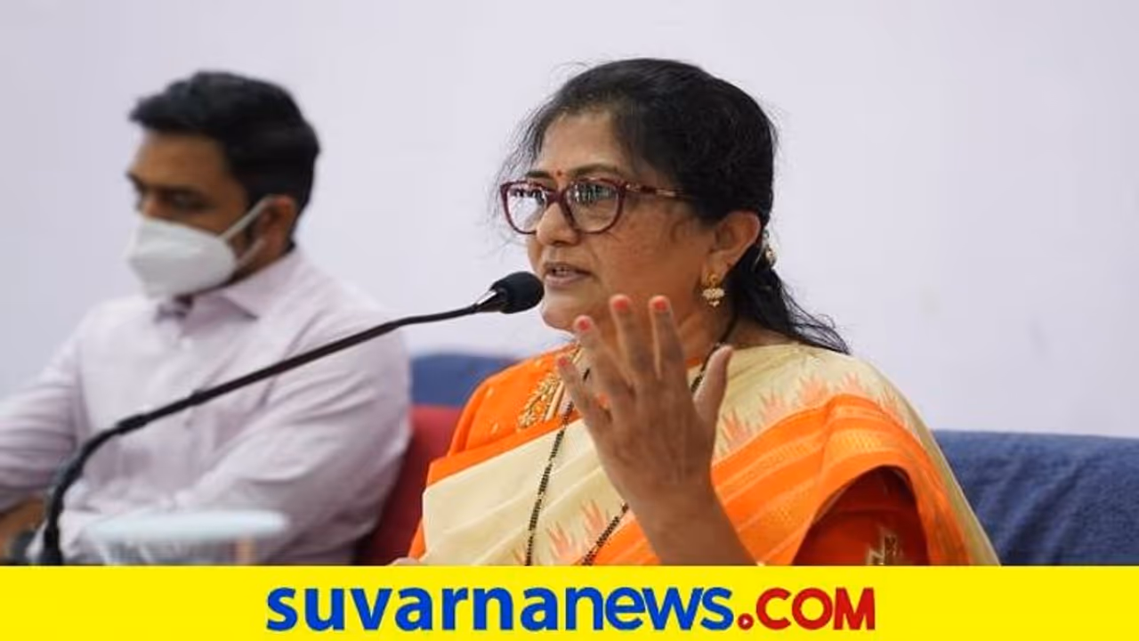 Vijayanagara: ಹೆಣ್ಣು ಒಲಿದರೆ ನಾರಿ, ಮುನಿದರೆ ಮಾರಿ: ಅಧಿಕಾರಿಗಳಿಗೆ ಖಡಕ್‌ ಎಚ್ಚರಿಕೆ ಕೊಟ್ಟ ಜೊಲ್ಲೆ