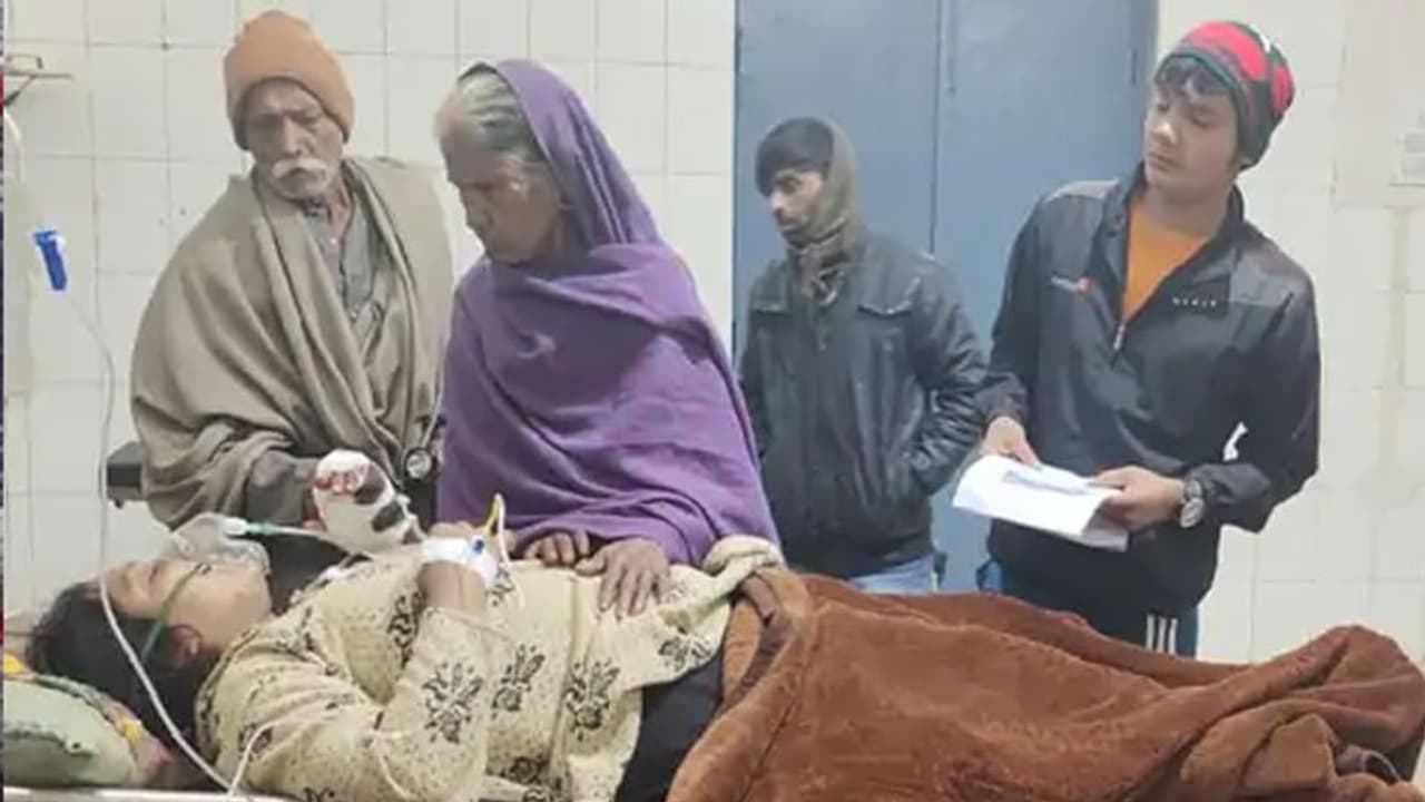 जेठानी को बचाने के लिए देवरानी ने अपने सीने पर खाई गोली, बदमाशों ने देखते ही कहा एक साथ सबको मार डालो