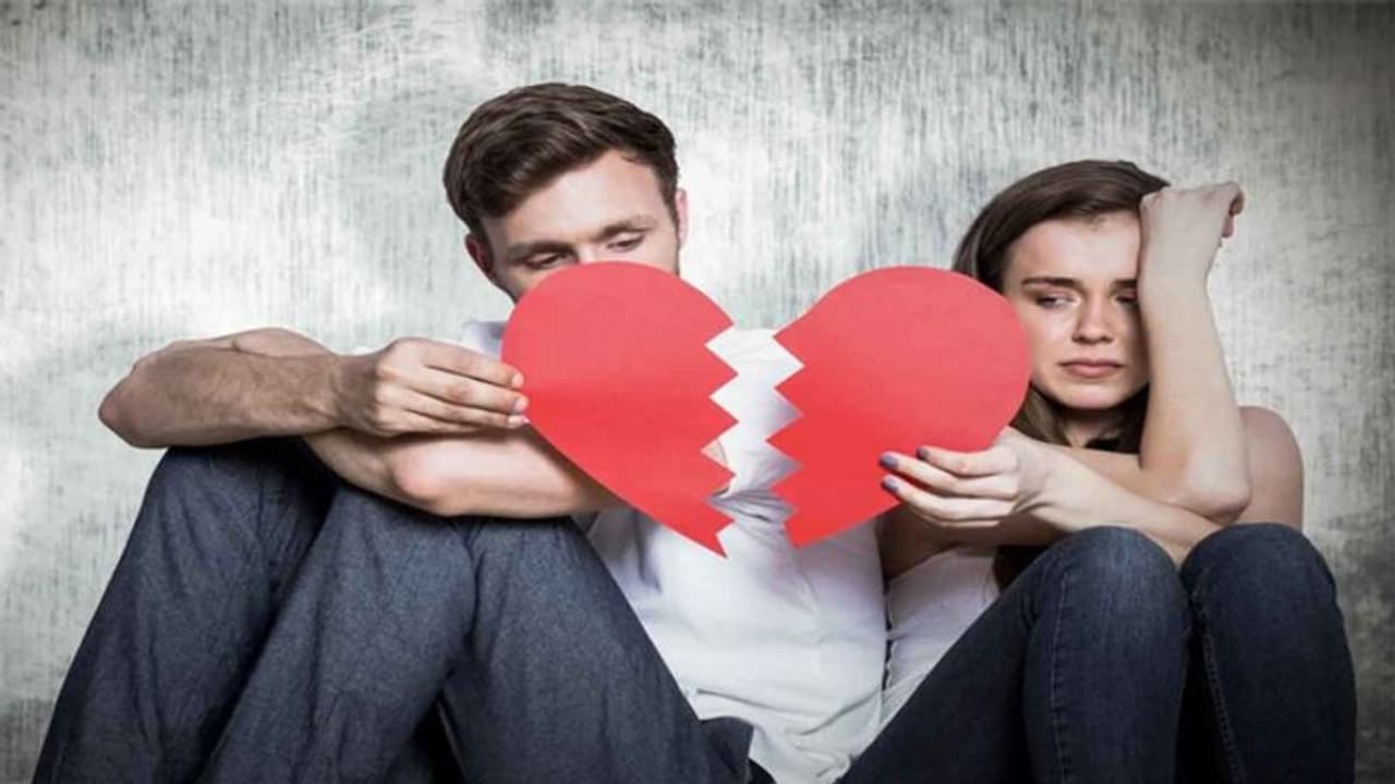 Relationship Tips : ಹೊಸ ಬಾಯ್ ಫ್ರೆಂಡ್ ಸಿಕ್ಕಿದ್ರೂ ಮಾಜಿ ಮರೆಯೋಕಾಗ್ತಿಲ್ಲ Relationship Tips : ಹೊಸ ಬಾಯ್ ಫ್ರೆಂಡ್ ಸಿಕ್ಕಿದ್ರೂ ಮಾಜಿ ಮರೆಯೋಕಾಗ್ತಿಲ್ಲ