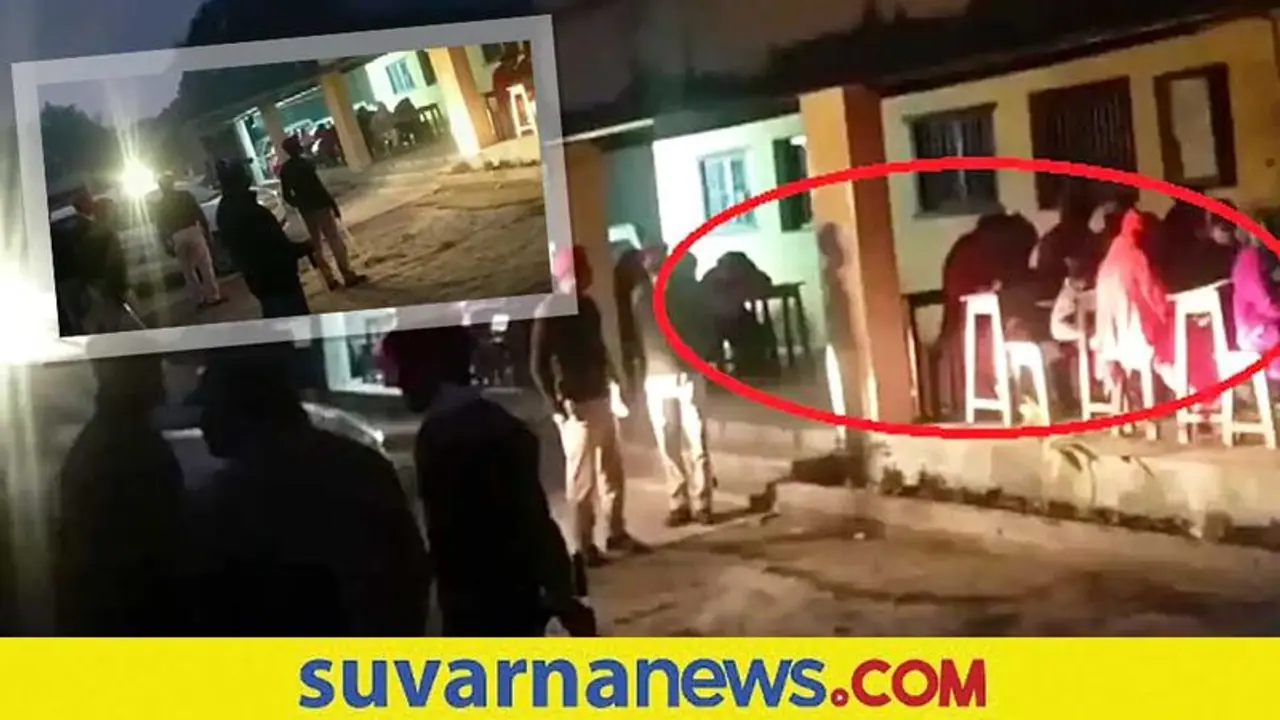 ಕಾರಿನ ಹೆಡ್ಲೈಟ್ ಅಡಿ ಪರೀಕ್ಷೆ ಬರೆದ ವಿದ್ಯಾರ್ಥಿಗಳು... ಬಿಹಾರದಲ್ಲಿ ಆಗಿದ್ದೇನು...? ಕಾರಿನ ಹೆಡ್ಲೈಟ್ ಅಡಿ ಪರೀಕ್ಷೆ ಬರೆದ ವಿದ್ಯಾರ್ಥಿಗಳು... ಬಿಹಾರದಲ್ಲಿ ಆಗಿದ್ದೇನು...?