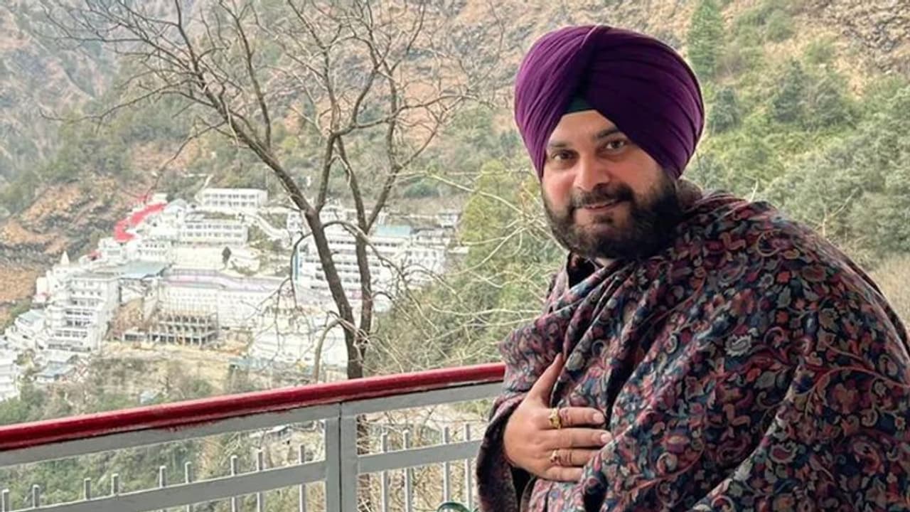 चुनाव से पहले सिद्धू को मिली बड़ी राहत, पहुंचे वैष्णो देवी, ट्वीट में कहा दुष्टा दा विनाश कर मां चुनाव से पहले सिद्धू को मिली बड़ी राहत, पहुंचे वैष्णो देवी, ट्वीट में कहा दुष्टा दा विनाश कर मां