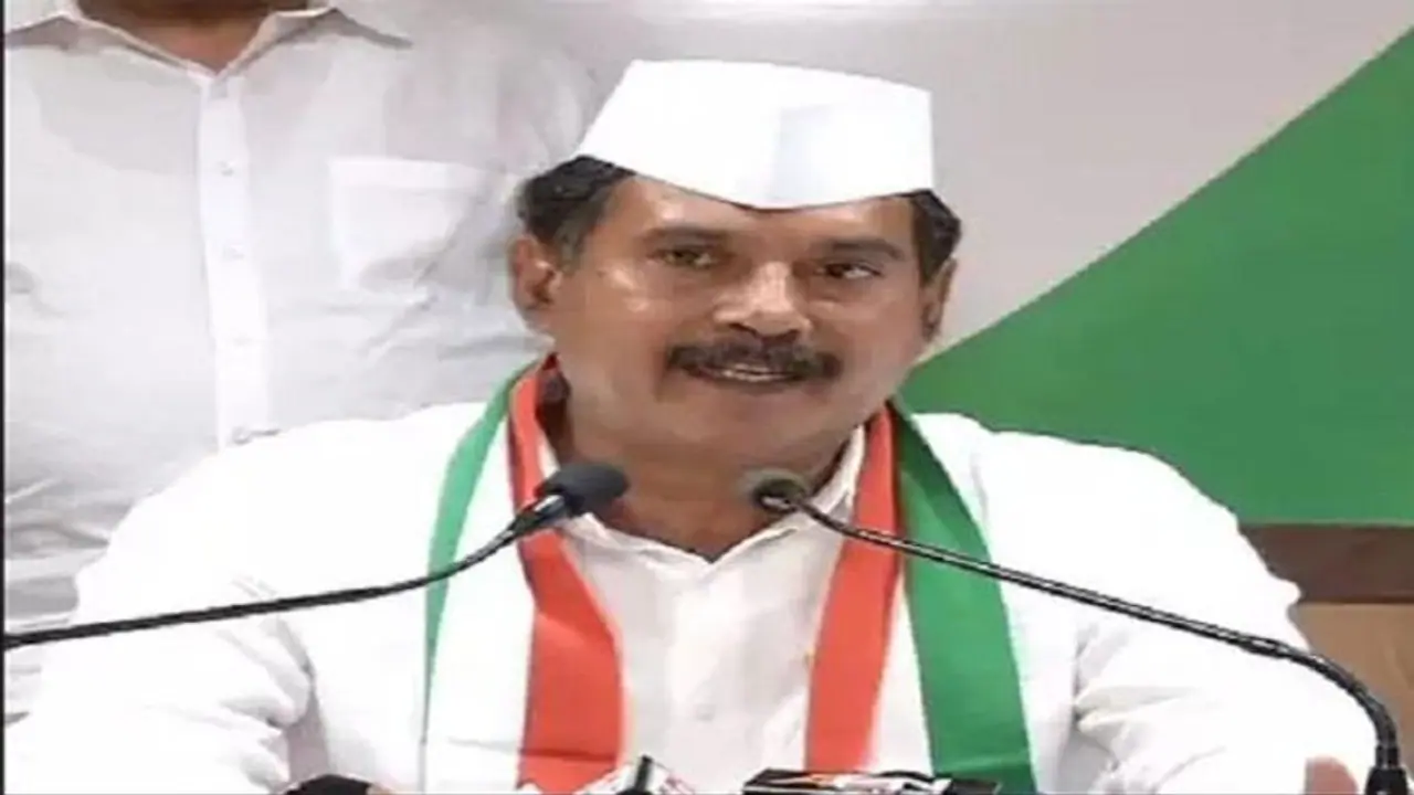 लालजी देसाई का बेतुका बयान, कहा भाजपा के लोग बोलते हैं 'वन्दे मातरम' करते हैं 'जेब कातराम'