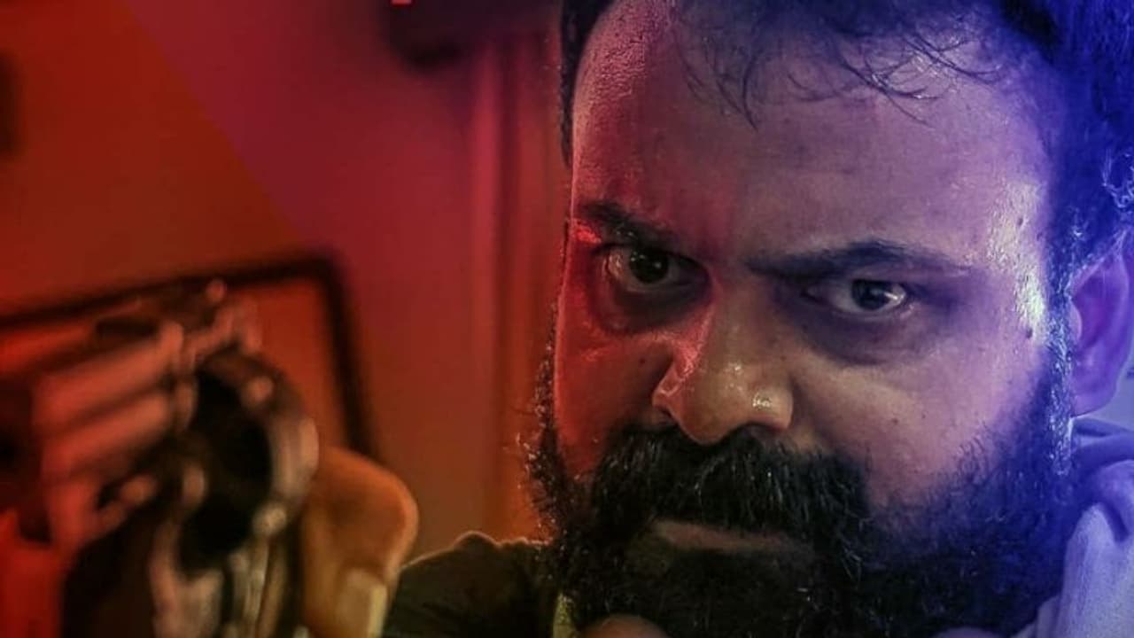 'പട'യിലെ 'രാകേഷ് കാഞ്ഞങ്ങാട്'; വേറിട്ട ഭാവത്തില് കുഞ്ചാക്കോ ബോബന് 'പട'യിലെ 'രാകേഷ് കാഞ്ഞങ്ങാട്'; വേറിട്ട ഭാവത്തില് കുഞ്ചാക്കോ ബോബന്