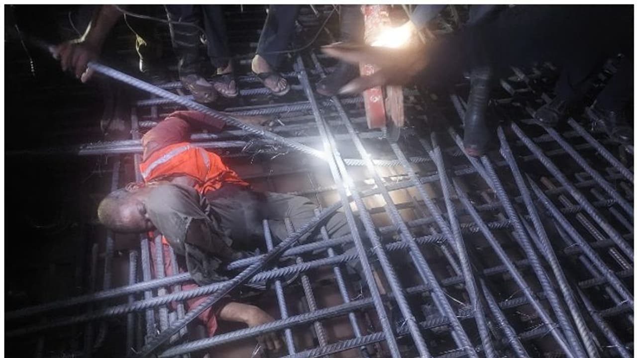 Pune building collapse : పూణెలో భ‌వ‌నం కూలి ఐదుగురు కూలీలు మృతి..