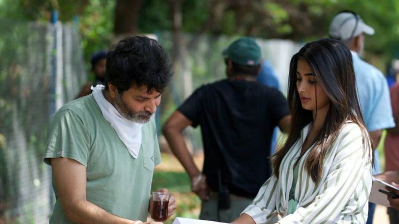 Trivikram Pooja Hegde:ఇక బుట్టబొమ్మను వదలరా త్రివిక్రమ్?.. సోషల్ మీడియాలో పేలుతున్న సెటైర్స్! Trivikram Pooja Hegde:ఇక బుట్టబొమ్మను వదలరా త్రివిక్రమ్?.. సోషల్ మీడియాలో పేలుతున్న సెటైర్స్!