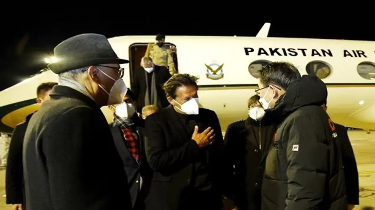 இம்ரான் கானை அசிங்கப்படுத்திய சைனீஸ்..!! துணை அமைச்சரை வைத்து வரவேற்பு. இம்ரான் கானை அசிங்கப்படுத்திய சைனீஸ்..!! துணை அமைச்சரை வைத்து வரவேற்பு.