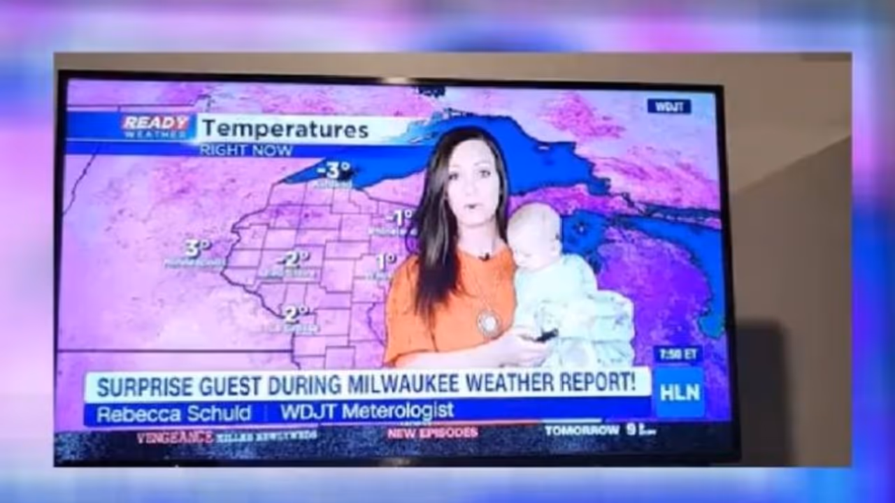 Viral Video: കൈക്കുഞ്ഞുമായി ജോലി ചെയ്യുന്ന റിപ്പോർട്ടർ; വൈറലായി വീഡിയോ