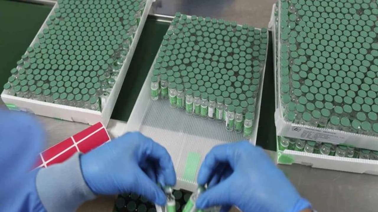 corona vaccine: 50 லட்சம் கோவிஷீல்ட் தடுப்பூசி வீண்..? மத்திய சுகாதாரத்துறை பரபரப்பு விளக்கம்.. corona vaccine: 50 லட்சம் கோவிஷீல்ட் தடுப்பூசி வீண்..? மத்திய சுகாதாரத்துறை பரபரப்பு விளக்கம்..