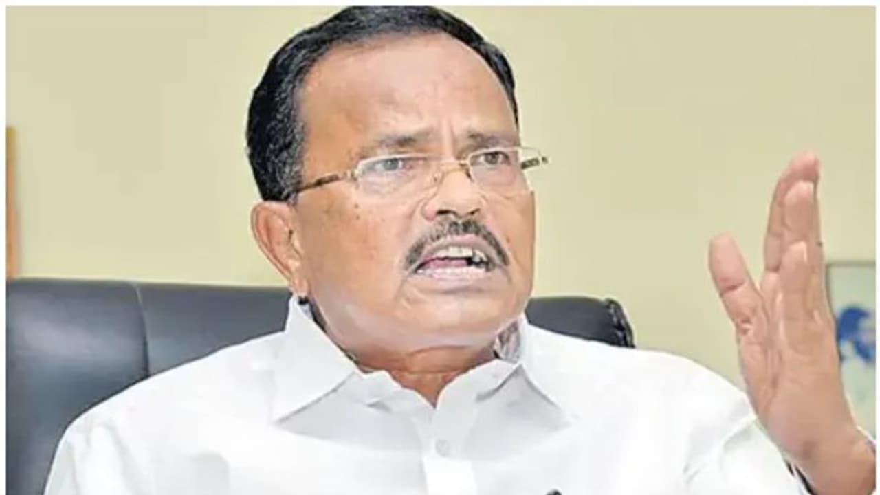 చంద్రబాబు అరెస్ట్పై నిరసన.. ఎన్టీఆర్ ఘాట్లో బీఆర్ఎస్ నేత మోత్కుపల్లి దీక్ష.. చంద్రబాబు అరెస్ట్పై నిరసన.. ఎన్టీఆర్ ఘాట్లో బీఆర్ఎస్ నేత మోత్కుపల్లి దీక్ష..