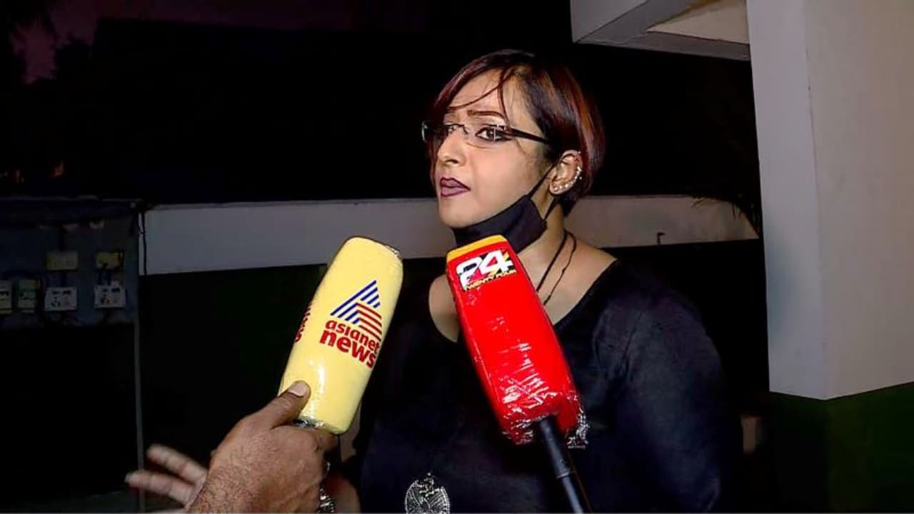 'ശിവശങ്കറിന്റെ പവർ വച്ച് അറ്റാക്ക് ചെയ്യാൻ ശ്രമമാകാം', എയർ ഇന്ത്യ കേസിൽ തുറന്നടിച്ച് സ്വപ്ന 'ശിവശങ്കറിന്റെ പവർ വച്ച് അറ്റാക്ക് ചെയ്യാൻ ശ്രമമാകാം', എയർ ഇന്ത്യ കേസിൽ തുറന്നടിച്ച് സ്വപ്ന