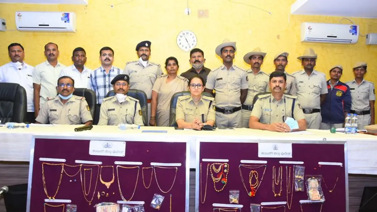 Robbery: ಕಲಬುರಗಿ, ದಶಕದಿಂದ ತಲೆ ಮರೆಸಿಕೊಂಡಿದ್ದ ಕುಖ್ಯಾತ ಮನೆಗಳ್ಳರ ಬಂಧನ Robbery: ಕಲಬುರಗಿ, ದಶಕದಿಂದ ತಲೆ ಮರೆಸಿಕೊಂಡಿದ್ದ ಕುಖ್ಯಾತ ಮನೆಗಳ್ಳರ ಬಂಧನ