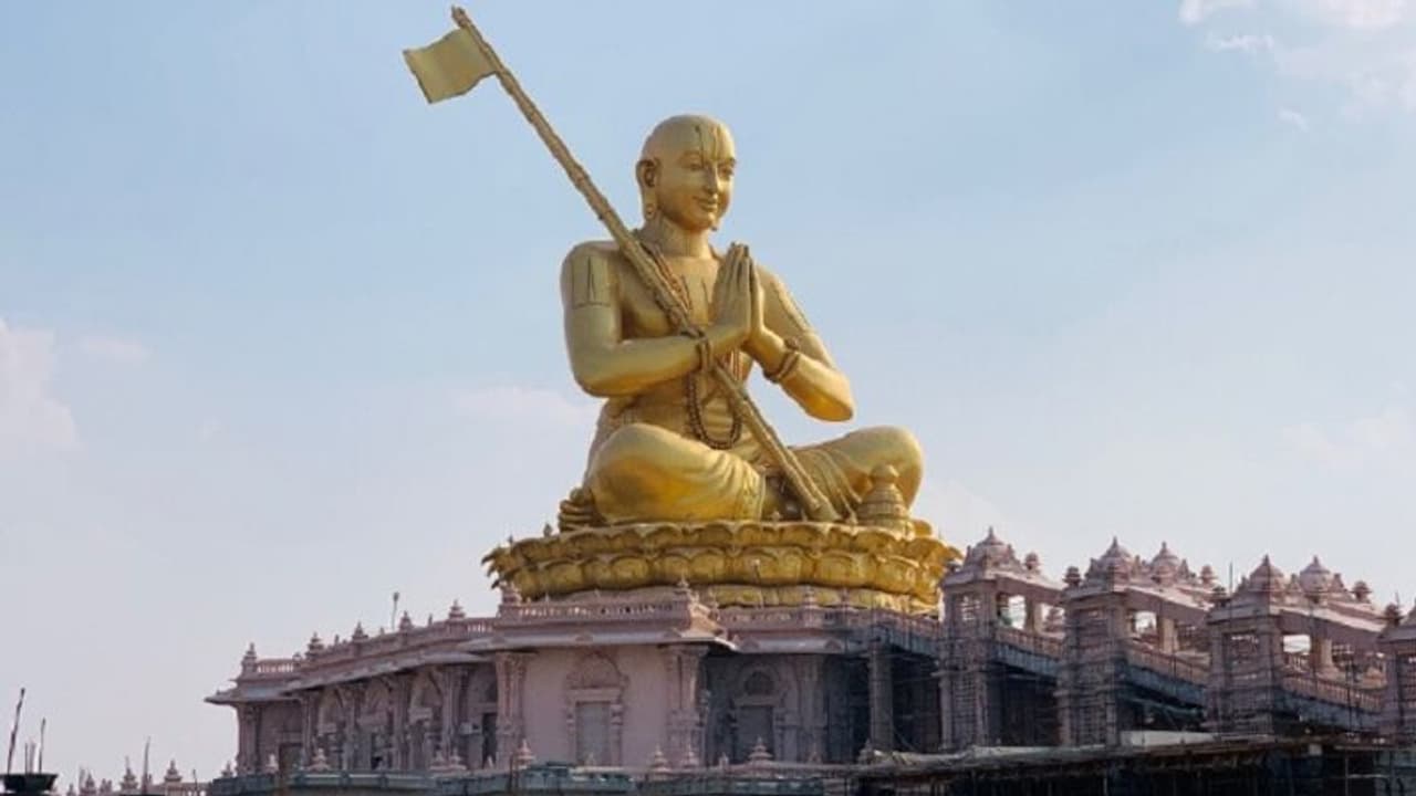 PM Modi आज हैदराबाद में 216 फुट की 'Statue of Equality' का अनावरण करेंगे, 120 किलो सोने से बना है गर्भगृह