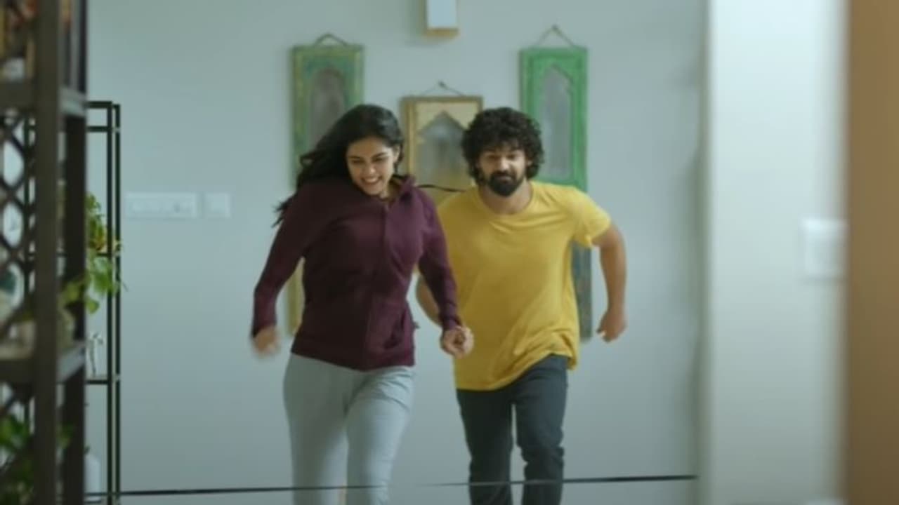 Hridayam song : സ്ക്രീനിലെ പ്രണവ്, കല്യാണി കെമിസ്ട്രി; 'പൊട്ടുതൊട്ട പൗര്ണ്ണമി' വീഡിയോ ഗാനം Hridayam song : സ്ക്രീനിലെ പ്രണവ്, കല്യാണി കെമിസ്ട്രി; 'പൊട്ടുതൊട്ട പൗര്ണ്ണമി' വീഡിയോ ഗാനം