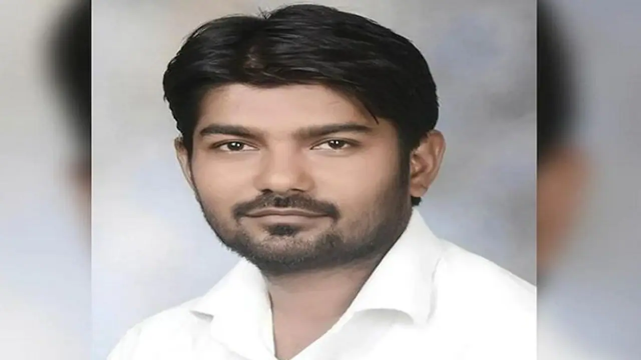 यूपी चुनाव में अखिलेश ने दिया था डकैत ददुआ के बेटे को टिकट, वीर सिंह ने किया लड़ने से इनकार यूपी चुनाव में अखिलेश ने दिया था डकैत ददुआ के बेटे को टिकट, वीर सिंह ने किया लड़ने से इनकार