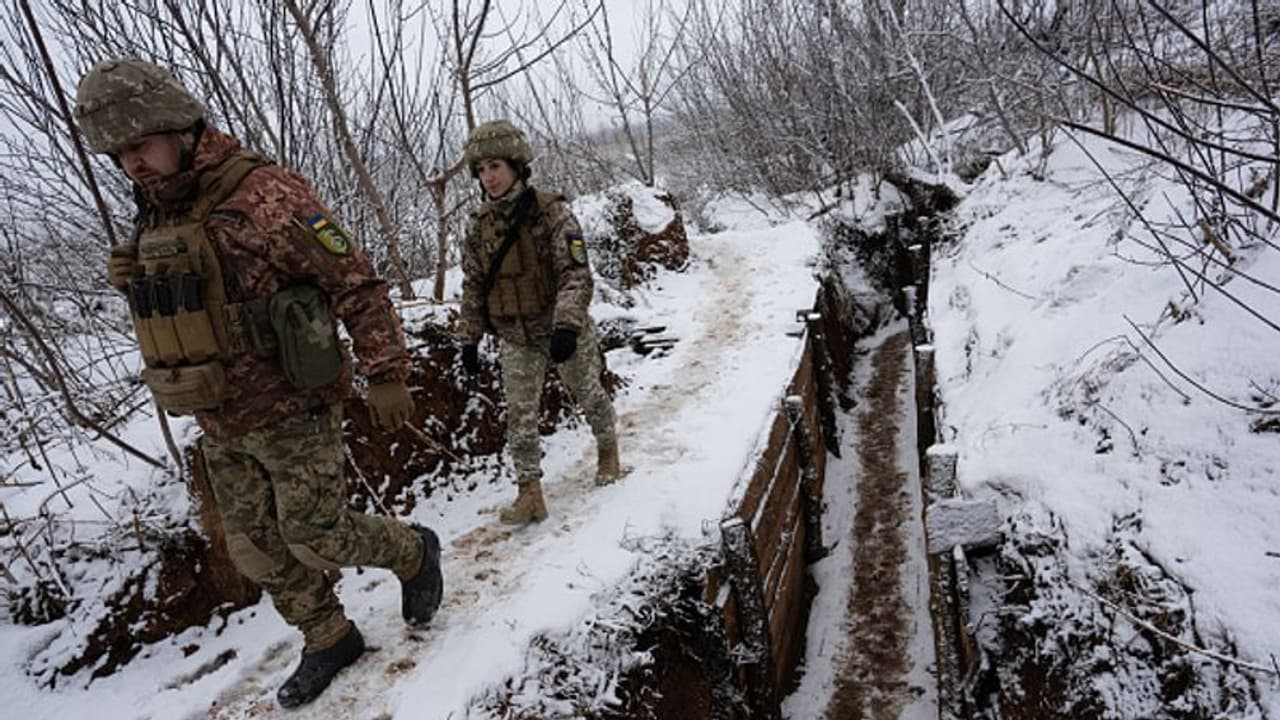 Russia Ukraine Conflict: 80 टन हथियार लेकर यूक्रेन पहुंचे अमेरिका के दो सैन्य विमान Russia Ukraine Conflict: 80 टन हथियार लेकर यूक्रेन पहुंचे अमेरिका के दो सैन्य विमान