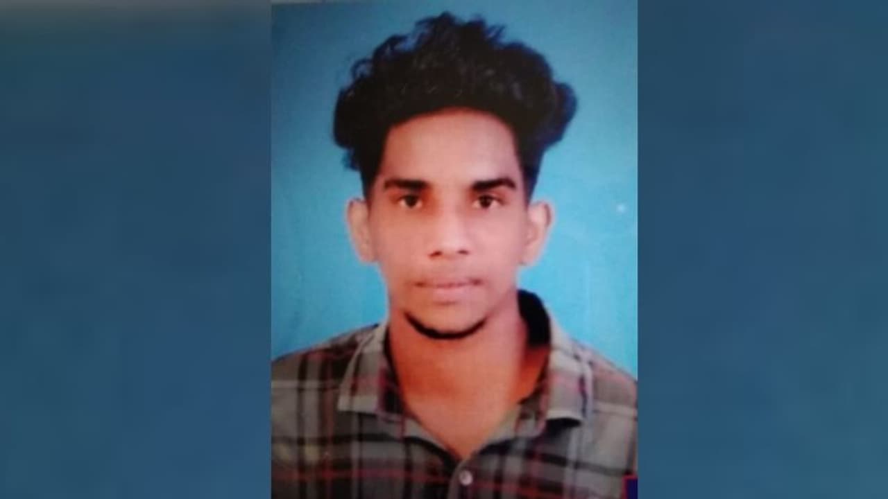 പുന്നപ്രയിൽ ബൈക്ക് ലോറിയിലിടിച്ച് ഐടിസി ഒന്നാo വർഷ വിദ്യാർത്ഥി മരിച്ചു