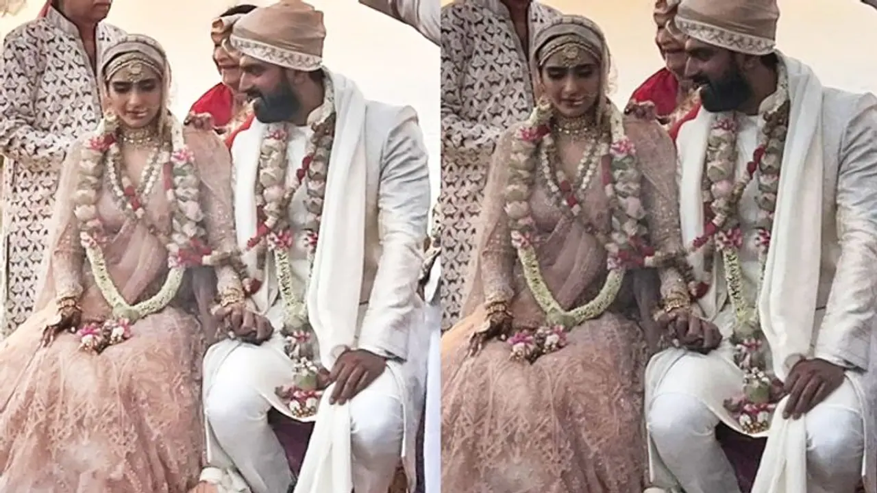 Karishma Tanna Wedding: सामने आई करिश्मा तन्ना की शादी की First Photo, लाइट पिंक लंहगे में दिखी एक्ट्रेस