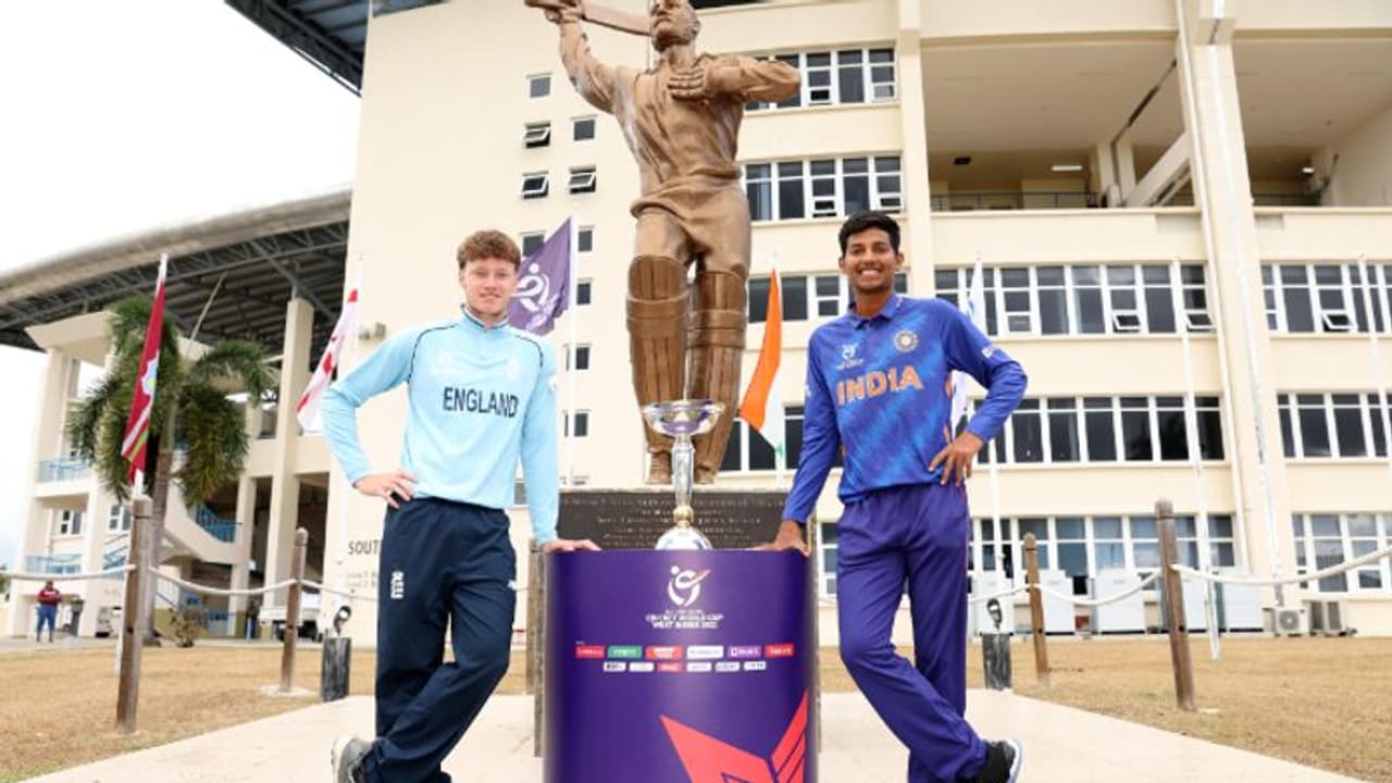 Ind vs Eng: ఫైనల్ లో టాస్ నెగ్గి బ్యాటింగ్ కు దిగిన ఇంగ్లాండ్.. వేట మొదలెట్టిన భారత బౌలర్లు Ind vs Eng: ఫైనల్ లో టాస్ నెగ్గి బ్యాటింగ్ కు దిగిన ఇంగ్లాండ్.. వేట మొదలెట్టిన భారత బౌలర్లు