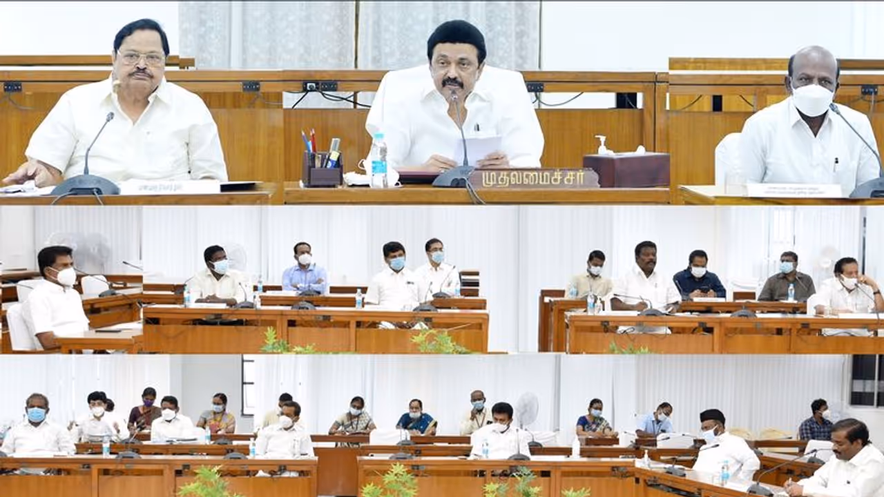 தமிழகத்தில் ஊரடங்கில் தளர்வுகள்? பிப்.14 அன்று மு.க.ஸ்டாலின் ஆலோசனை!! தமிழகத்தில் ஊரடங்கில் தளர்வுகள்? பிப்.14 அன்று மு.க.ஸ்டாலின் ஆலோசனை!!