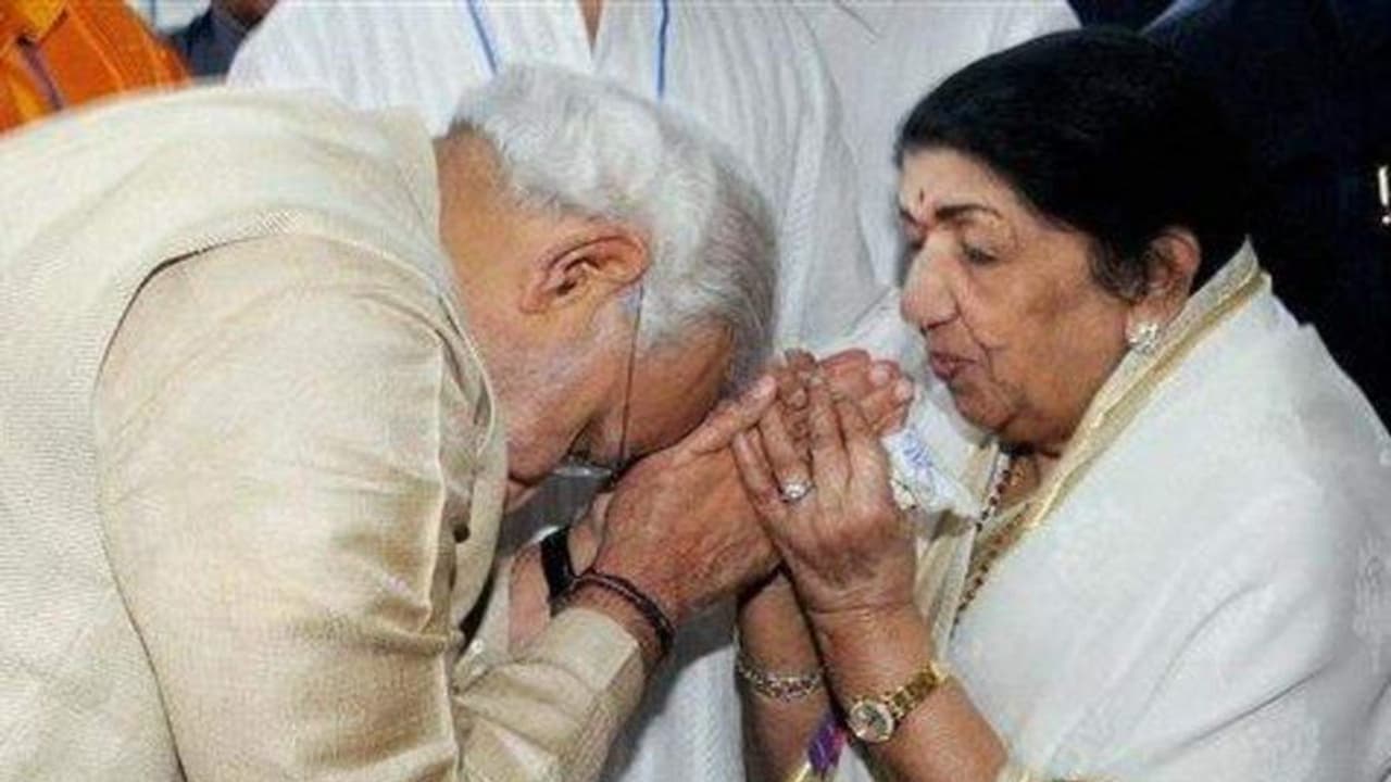 'লতা মঙ্গেশকরের কণ্ঠের মধ্যে দিয়ে মেলে সরস্বতীর আশীর্বাদ', দেশের তরফ থেকে শোকজ্ঞাপন করলেন প্রধানমন্ত্রী 'লতা মঙ্গেশকরের কণ্ঠের মধ্যে দিয়ে মেলে সরস্বতীর আশীর্বাদ', দেশের তরফ থেকে শোকজ্ঞাপন করলেন প্রধানমন্ত্রী