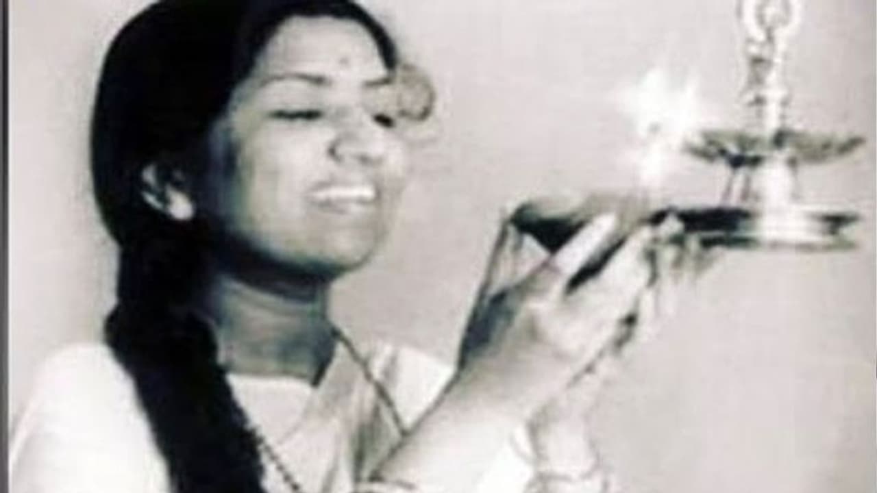 Lata Mangeshkar को स्लो प्वॉइजन देकर रची गई थी मौत की साजिश, जानें कैसे बची थी गायिका Lata Mangeshkar को स्लो प्वॉइजन देकर रची गई थी मौत की साजिश, जानें कैसे बची थी गायिका