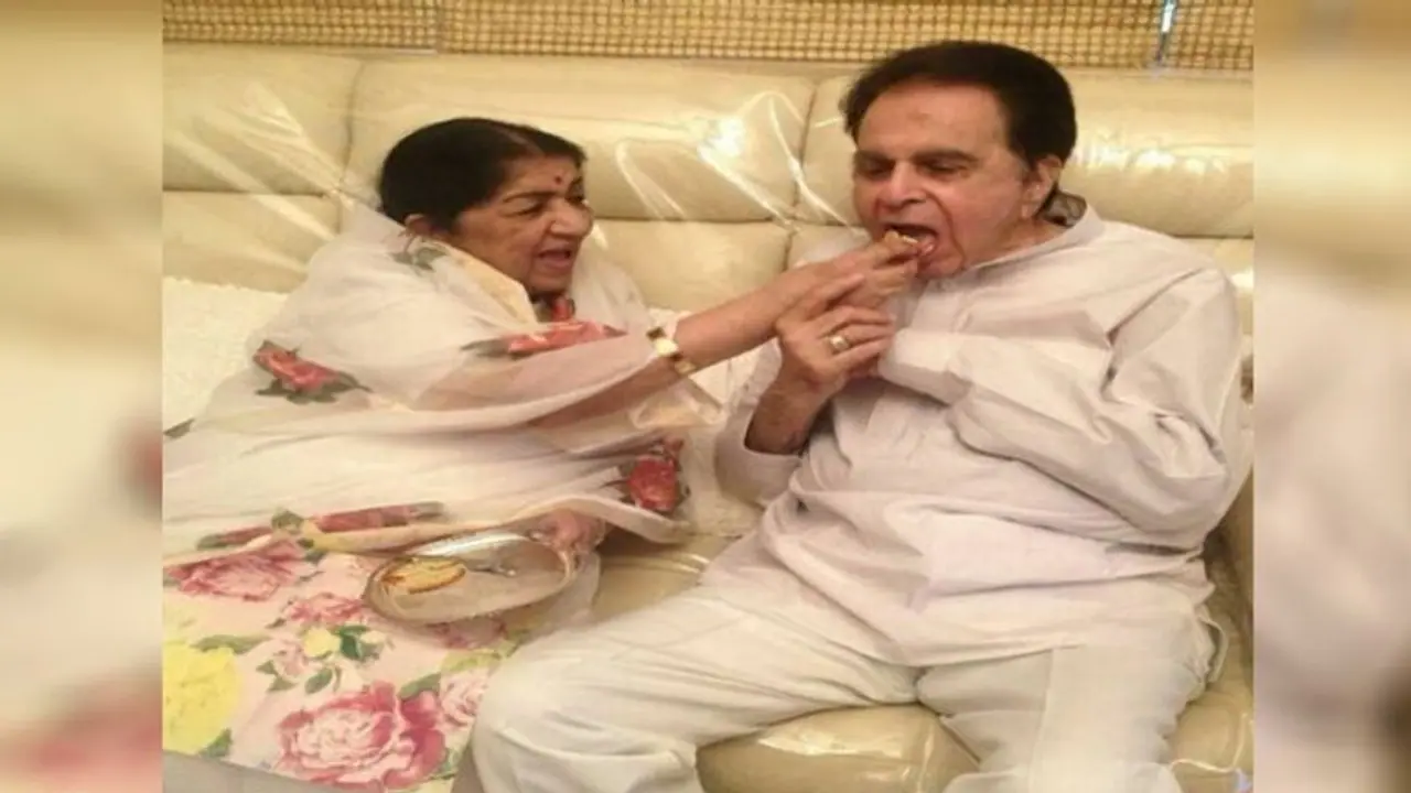 Lata Mangeshkar और दिलीप कुमार ने 13 साल तक नहीं की थी बातचीत,  जानें एक तंज ने कैसे रिश्ते को दिया था बदल