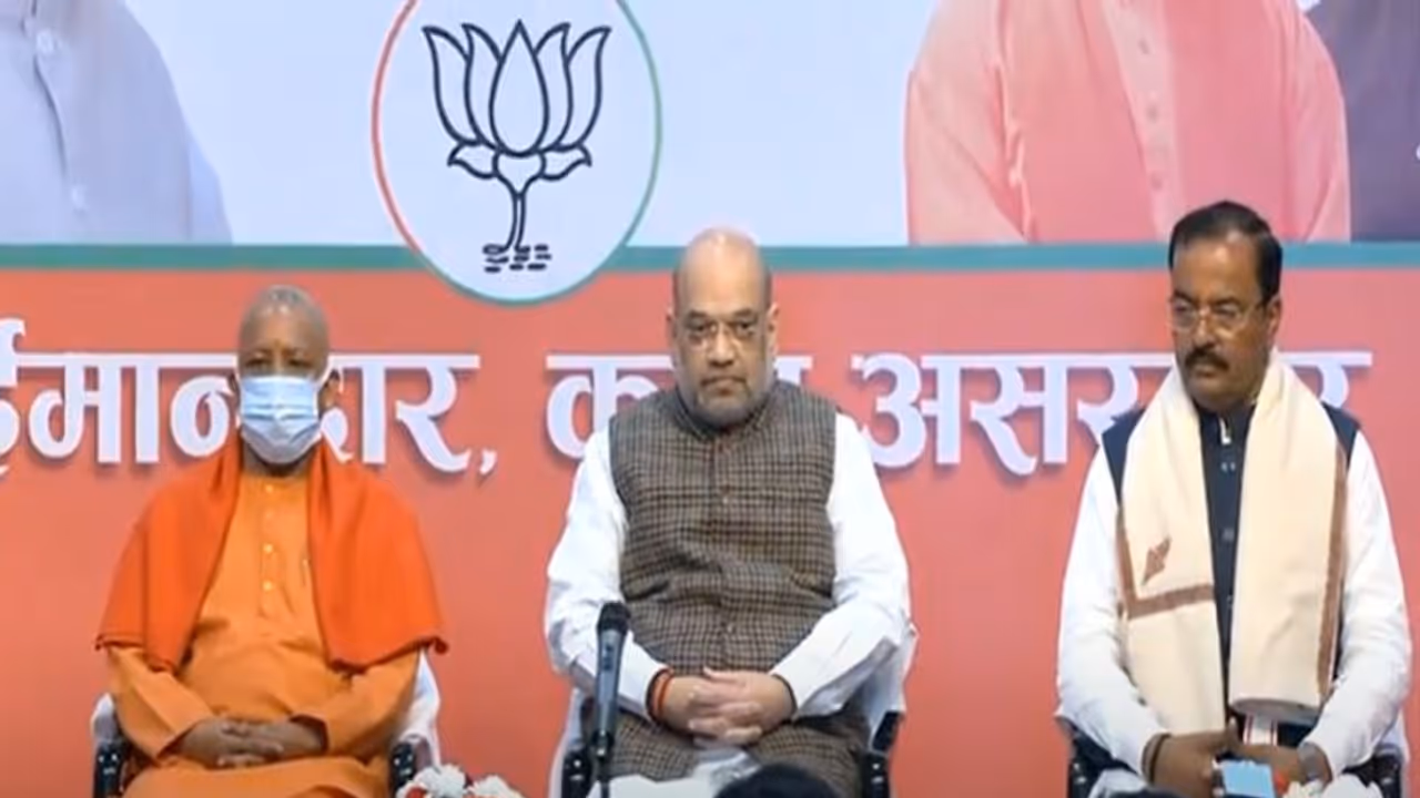 बीजेपी घोषणापत्र कार्यक्रम रद्द, अमित शाह ने प्रदेश कार्यालय पहुंच लता मंगेशकर के निधन पर जताया शोक