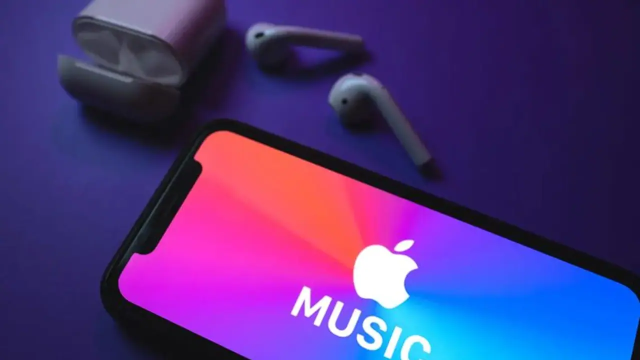 ஒரே பிளேலிஸ்டை ஒன்றாகக் கேட்டு ரசிக்கலாம்! ஆப்பிள் மியூசிக்கில் மிகவும் எதிர்பார்க்கப்பட்ட வசதி அறிமுகம்!