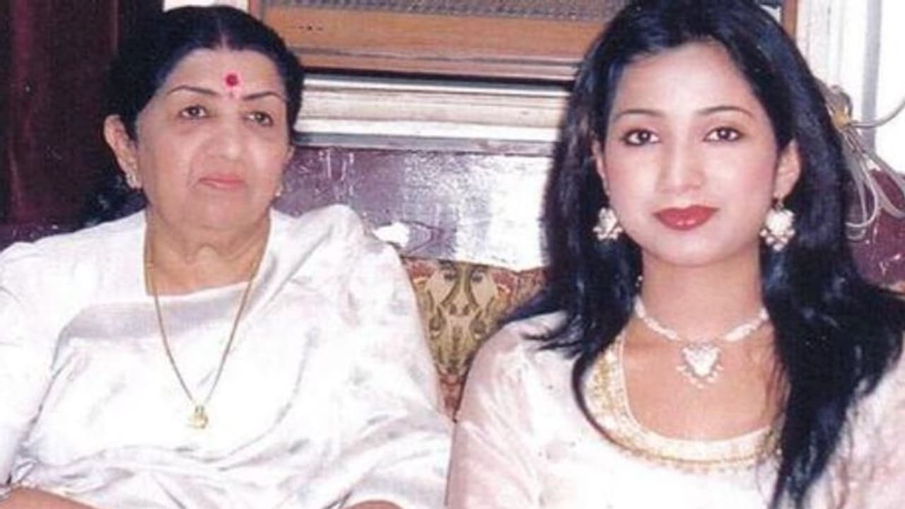 Lata Mangeshkar :'കിളികളും മരങ്ങളും കാറ്റും നിശ്ശബ്ദമായതുപോലെ'; ലതാജിയെ ഓർത്ത് ശ്രേയ ഘോഷാൽ Lata Mangeshkar :'കിളികളും മരങ്ങളും കാറ്റും നിശ്ശബ്ദമായതുപോലെ'; ലതാജിയെ ഓർത്ത് ശ്രേയ ഘോഷാൽ