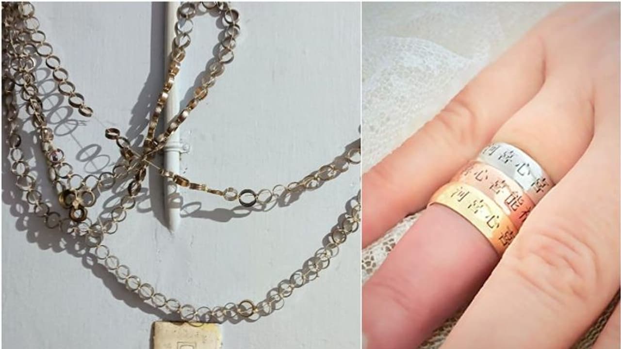 'ഇനി ഇത് ധരിക്കല്ലേ', ഊരിയെടുത്ത ചൈനീസ് മോതിരങ്ങൾ കോർത്ത് മാലയാക്കി അഗ്നിരക്ഷാസേനയുടെ ബോധവൽക്കരണം 'ഇനി ഇത് ധരിക്കല്ലേ', ഊരിയെടുത്ത ചൈനീസ് മോതിരങ്ങൾ കോർത്ത് മാലയാക്കി അഗ്നിരക്ഷാസേനയുടെ ബോധവൽക്കരണം