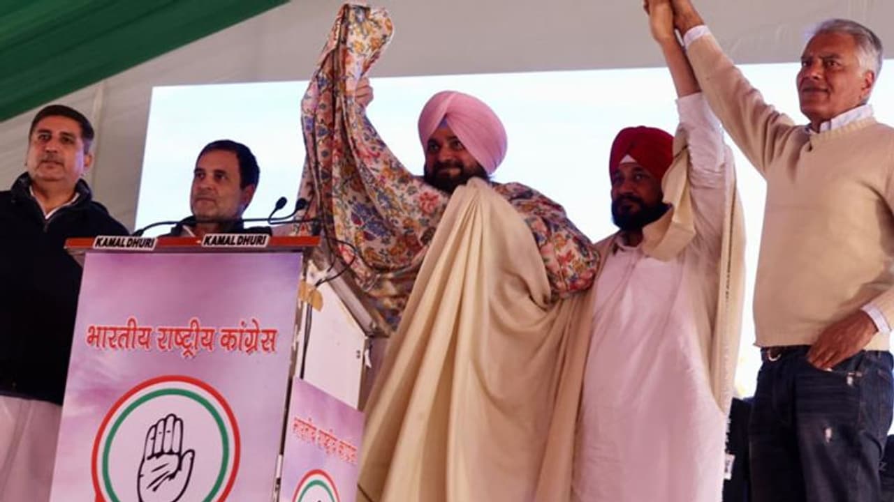 Punjab Election 2022: Congress bets big on women, youth; vows financial aid to women, 1 lakh jobs Punjab Election 2022: Congress bets big on women, youth; vows financial aid to women, 1 lakh jobs