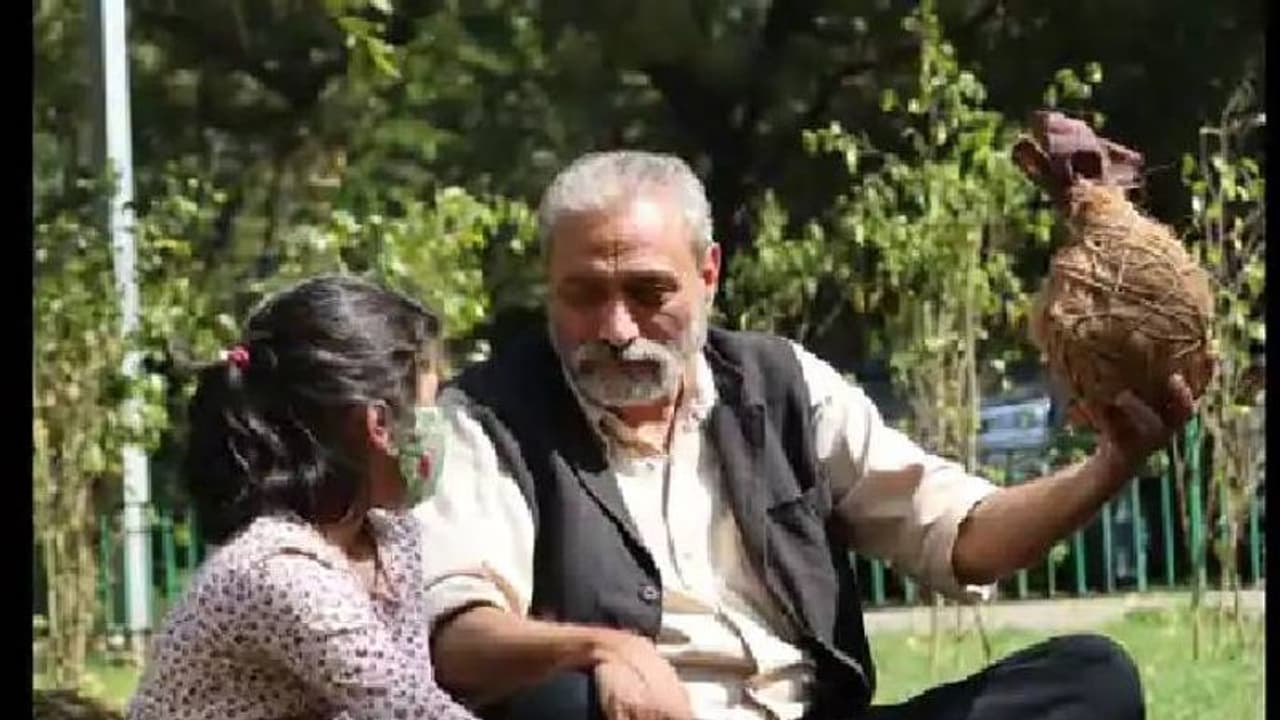 Rakesh Khatri : പക്ഷികൾക്ക് കൂടുണ്ടാക്കി, സംരക്ഷിക്കാനാരെങ്കിലും ജീവിതം മാറ്റിവയ്ക്കുമോ? ഈ മനുഷ്യൻ അത് ചെയ്തു! Rakesh Khatri : പക്ഷികൾക്ക് കൂടുണ്ടാക്കി, സംരക്ഷിക്കാനാരെങ്കിലും ജീവിതം മാറ്റിവയ്ക്കുമോ? ഈ മനുഷ്യൻ അത് ചെയ്തു!