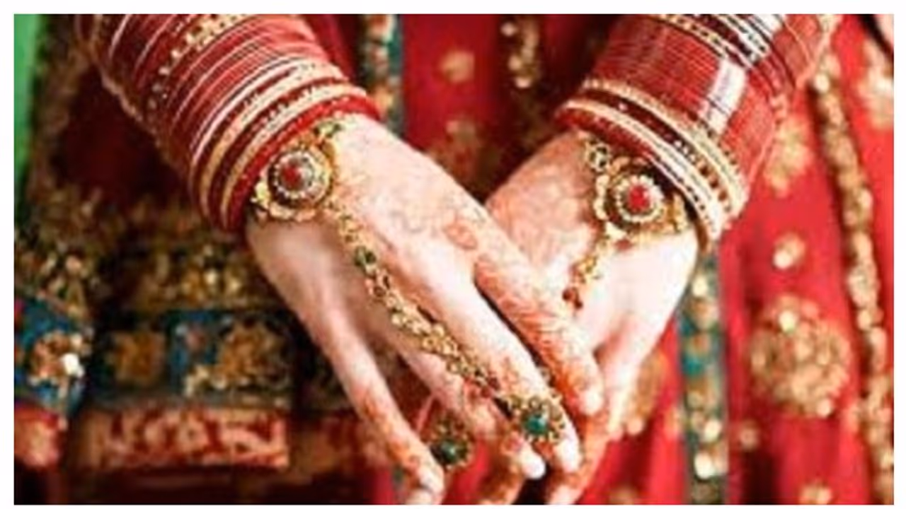 Bride: இவ்வளவு அழகான மணப்பெண்ணுக்கு இப்படி ஒரு பிரச்சனையா..? இணையத்தில் வைரலாகும் மணப்பெண் வீடியோ..!! Bride: இவ்வளவு அழகான மணப்பெண்ணுக்கு இப்படி ஒரு பிரச்சனையா..? இணையத்தில் வைரலாகும் மணப்பெண் வீடியோ..!!