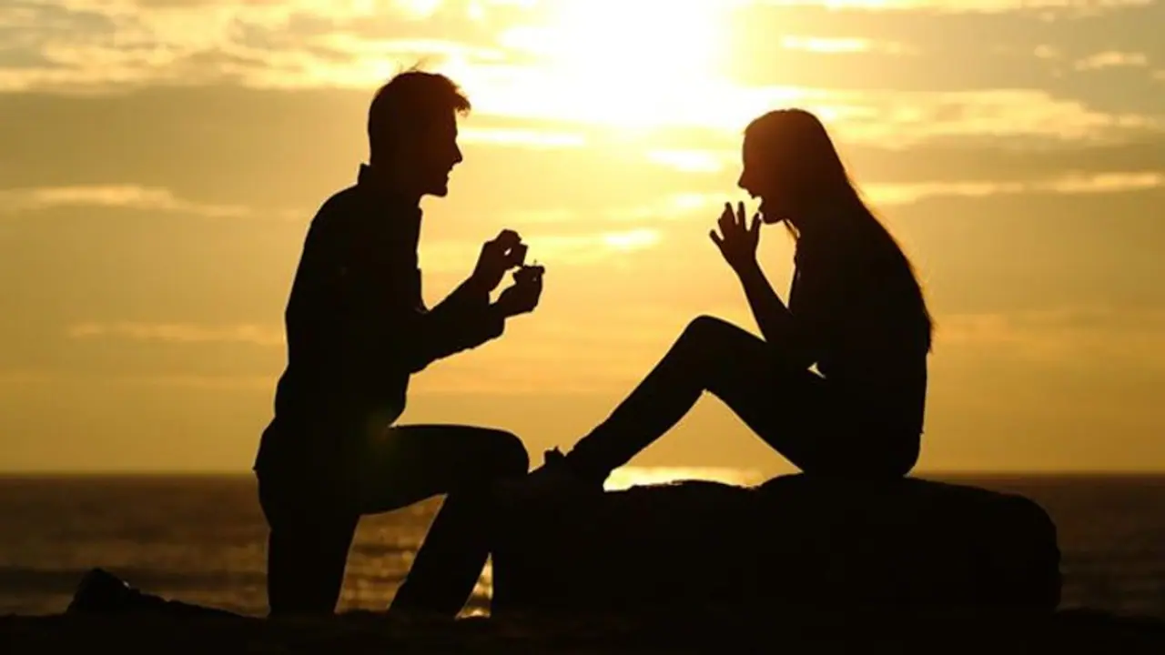 ಕೊಳ್ಳೇಗಾಲ: ತಂದೆ ತಾಯಿ ಬೇಡ .. 18 ತುಂಬಿದ ಮೇಲೆ ಅವನನ್ನೇ ಮದುವೆ ಆಗುವೆ..ಬಾಲಕಿಯ ಹಠ! ಕೊಳ್ಳೇಗಾಲ: ತಂದೆ ತಾಯಿ ಬೇಡ .. 18 ತುಂಬಿದ ಮೇಲೆ ಅವನನ್ನೇ ಮದುವೆ ಆಗುವೆ..ಬಾಲಕಿಯ ಹಠ!