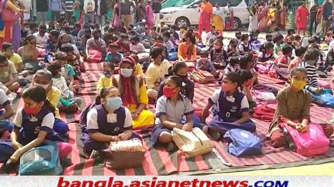 'পাড়ায় পাঠশালা' শুরু কলকাতা সহ রাজ্যে একাধিক জেলায়, লতা প্রয়াণে নীরবতা পালন পড়ুয়াদের