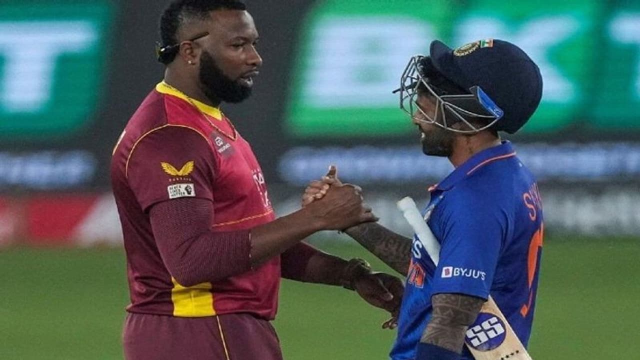 நீதான் ஃப்ளிக் ஷாட் நல்லா ஆடுவியே.. ஏன் ஆடமாட்டேங்கிற..? பொல்லார்டு விரித்த வலையில் சிக்காத சூர்யகுமார் யாதவ் நீதான் ஃப்ளிக் ஷாட் நல்லா ஆடுவியே.. ஏன் ஆடமாட்டேங்கிற..? பொல்லார்டு விரித்த வலையில் சிக்காத சூர்யகுமார் யாதவ்