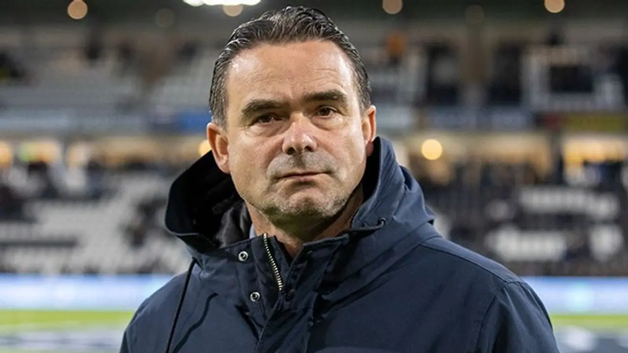 Marc Overmars quits Ajax; 'ashamed' of sending inappropriate messages to female colleagues Marc Overmars quits Ajax; 'ashamed' of sending inappropriate messages to female colleagues