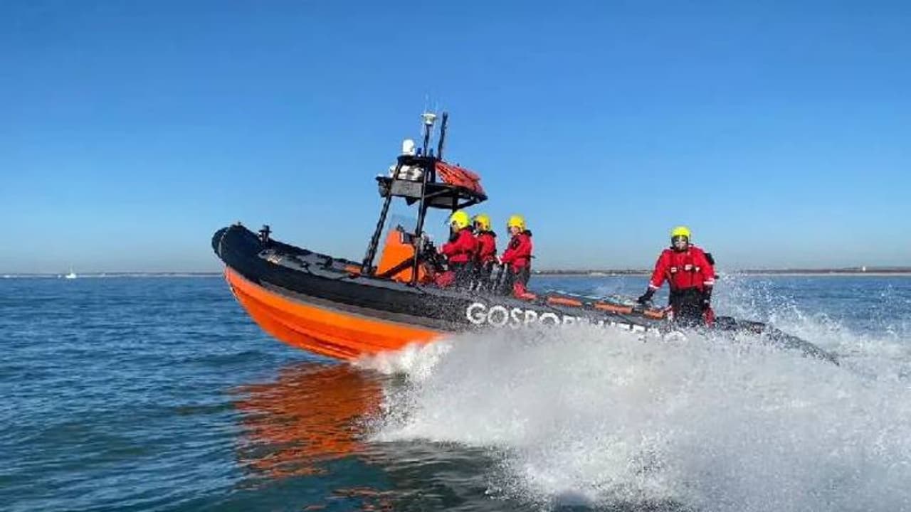 വെള്ളത്തിൽ വീണിട്ട് അരമണിക്കൂർ, ആരും കണ്ടില്ല, അവസാനം രക്ഷകനായി ഒരു നായ! വെള്ളത്തിൽ വീണിട്ട് അരമണിക്കൂർ, ആരും കണ്ടില്ല, അവസാനം രക്ഷകനായി ഒരു നായ!